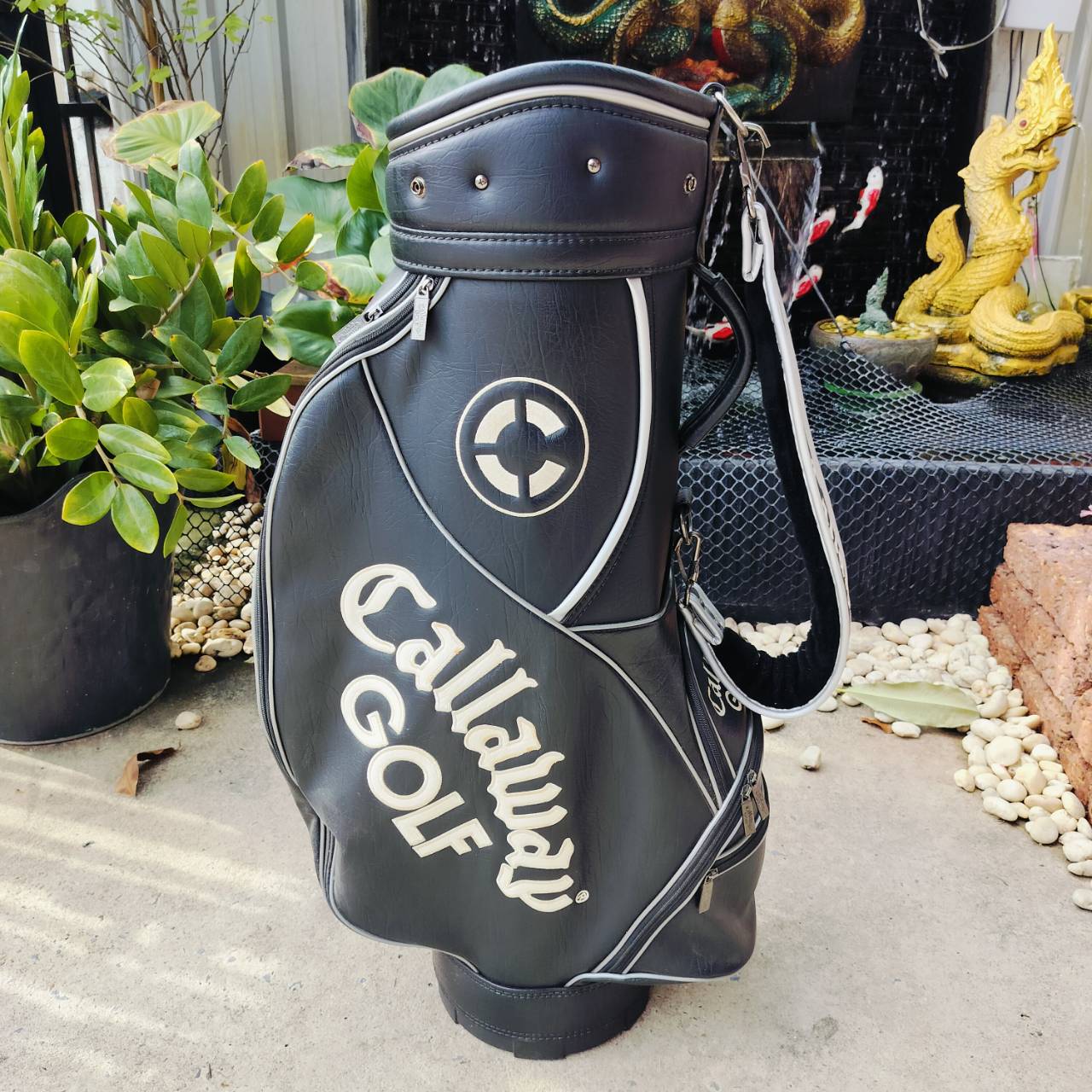 ถุงกอล์ฟ Callaway ของแท้ มือสอง ถุง TOUR ใบใหญ่ วัสดุดีมาก กันน้ำ ปากถุง บุกำมะหยี่รักษาไม้ได้อย่างดี ถุงกอล์ฟพรีเมี่ยมมือสอง ของแท้ By NakaraLuxuriious