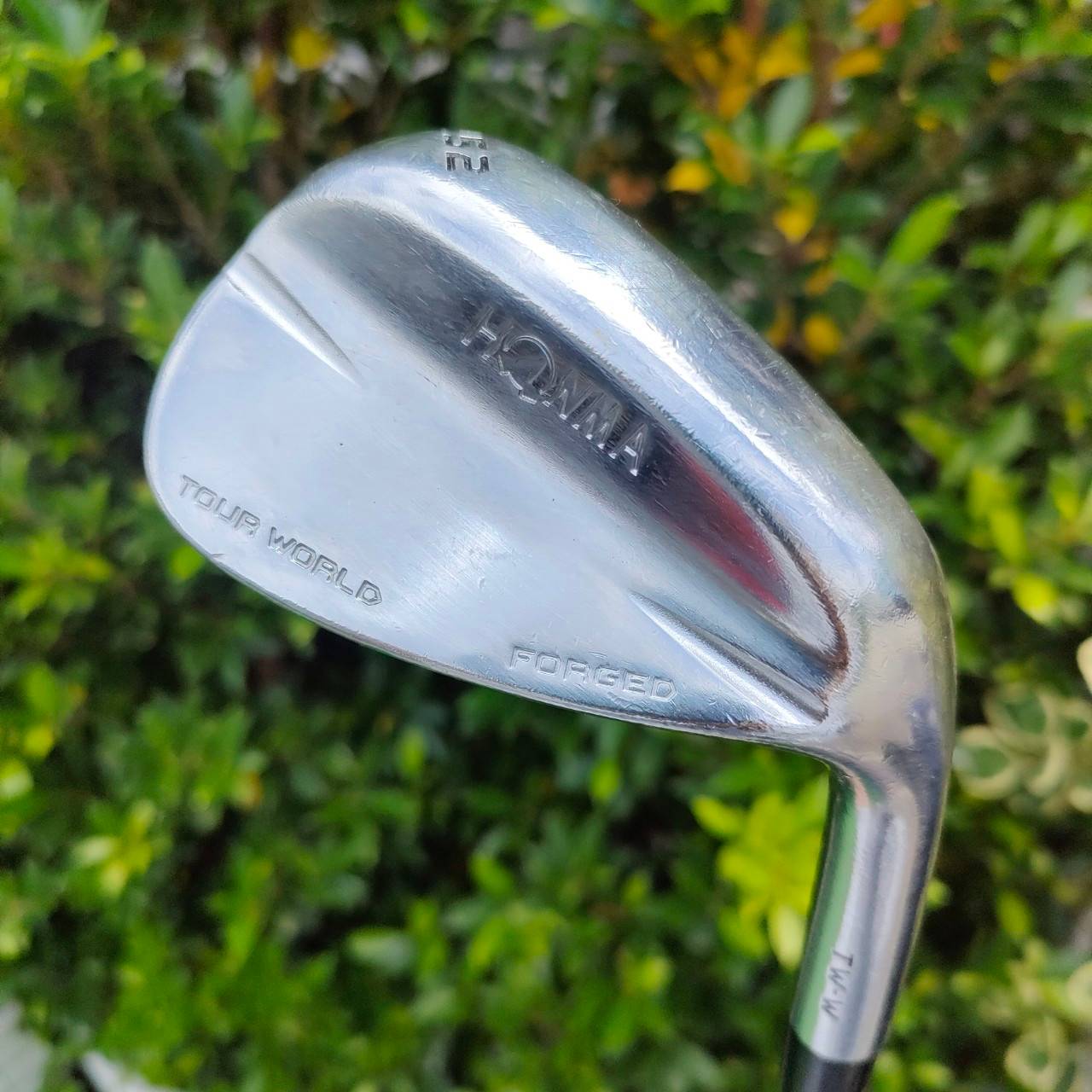 WEDGE HONMA TOUR WORLD FORGED องศา 52 ก้าน VIZARD IB 105 W FLEX VIZARD เป็นก้านพรีเมี่ยมในตระกูล TW ของแบรนด์ HONMA Flex ตัวนี้ทำมา สำหรับ WEDGE โดยเฉพาะ