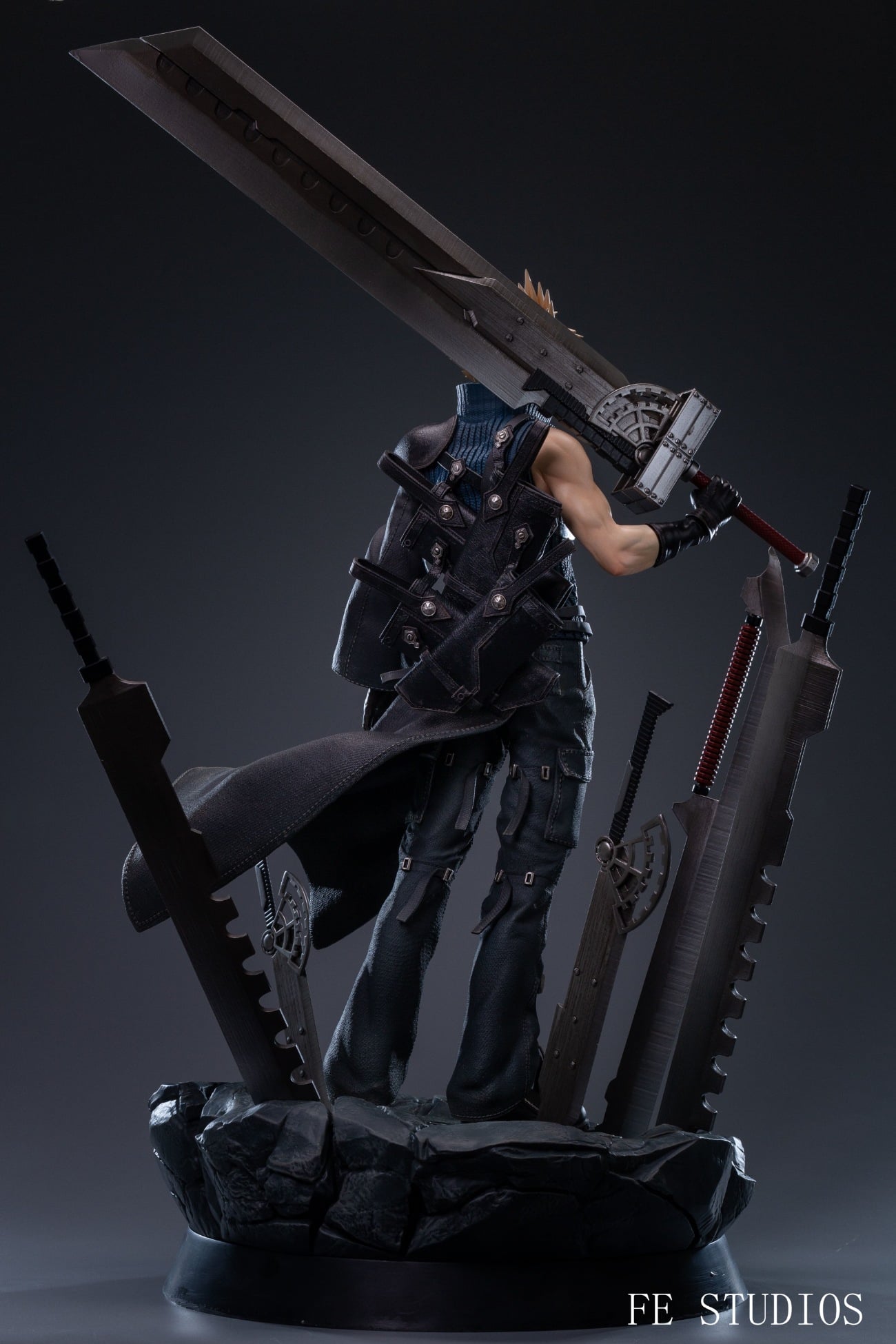 [สั่งจอง]FE STUDIOS FE004 1/4 STATUE : CLOUD STRIFE
