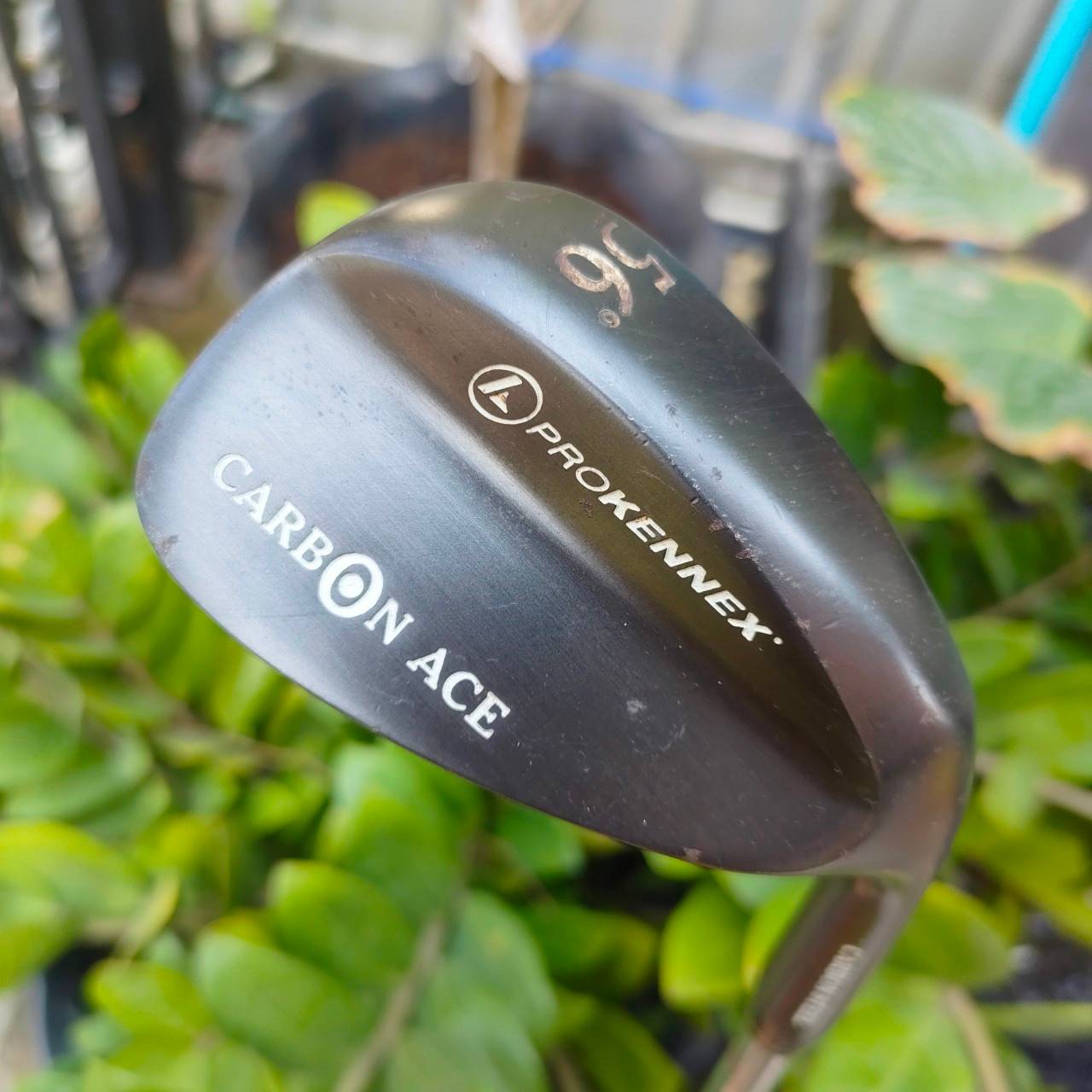 WEDGE PROKENNEX CARBON ACE องศา 56 FLEX WEDGE ชิพแม่นๆ หน้ายิงทรายอย่างดี สปินดี สภาพเดิม ไม้กอล์ฟพรีเมี่ยมมือสอง By NakaraLuxurious