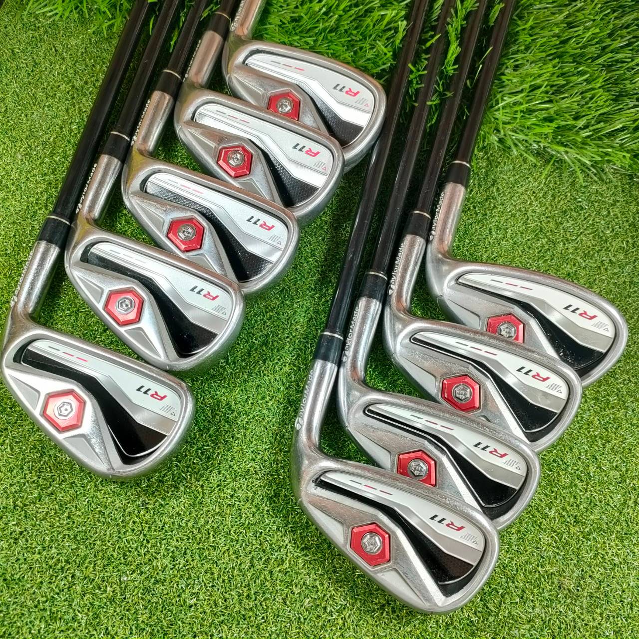 ชุดเหล็ก TAYLORMADE R11 สภาพสวยเลยครับ ก้าน FUJIKURA MOTORE FLEX R ตีดี ตีง่าย ตีไกลครับ สวยๆนานๆเข้ามา