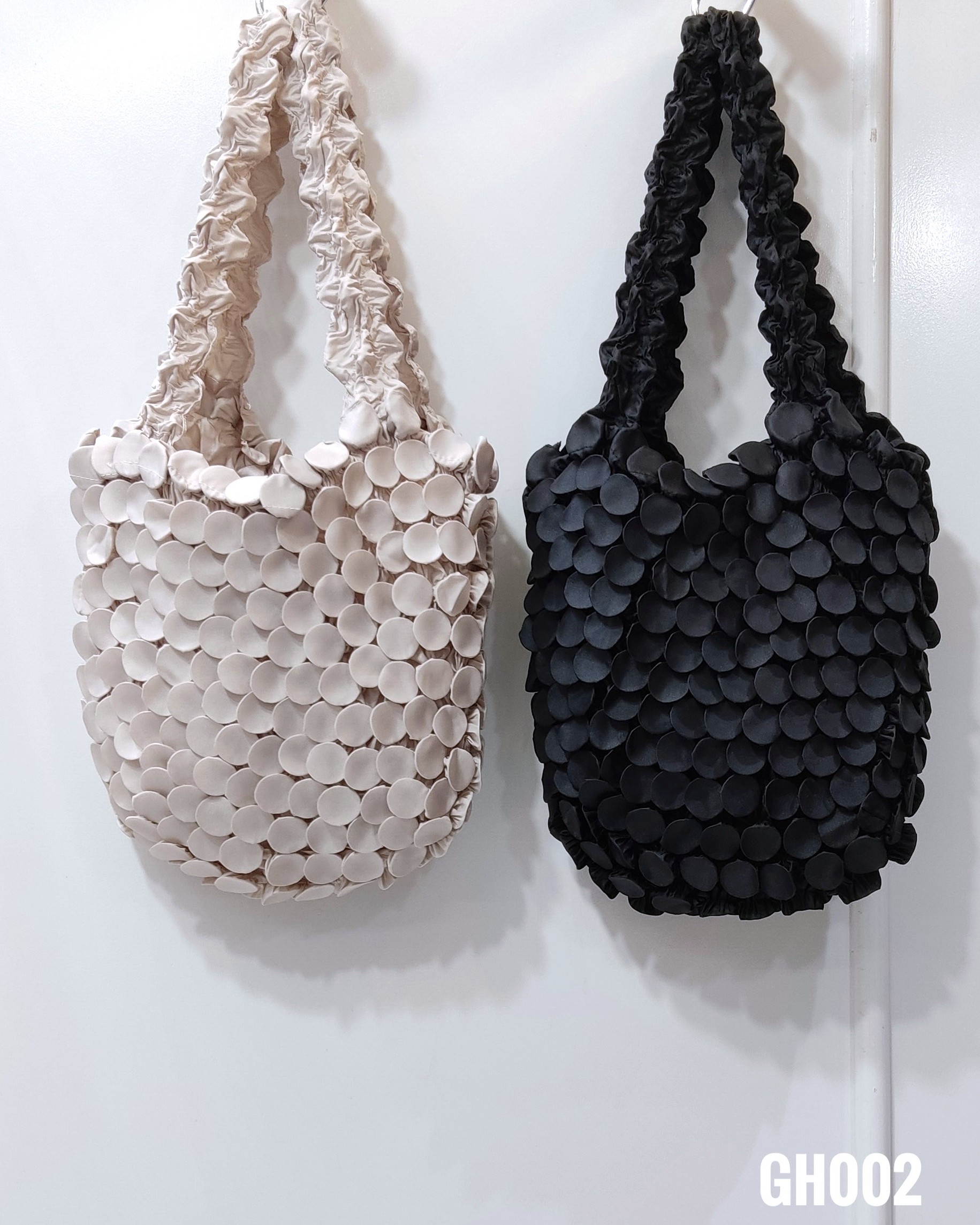 2MUAY รุ่น GH002 กระเป๋าอัดพลีท BUBBLE PLEATED BAG 2 สี FREE SIZE