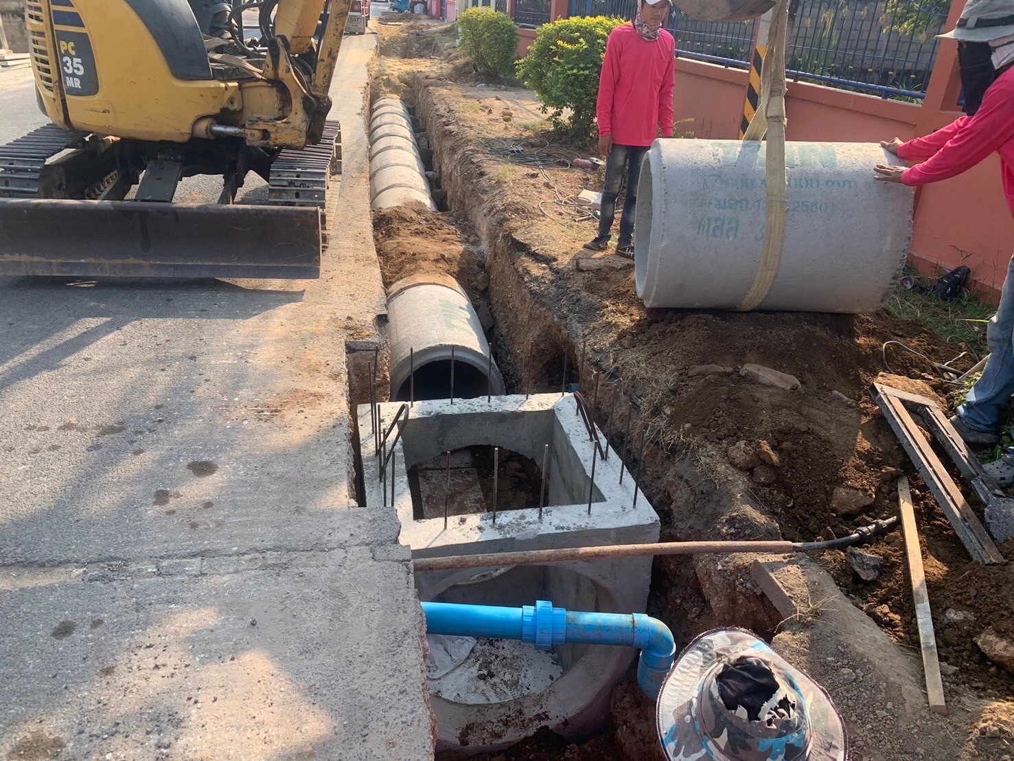 งานวางระบบท่อระบายน้ำ เทศบาลตำบลเบิกไพร อ.บ้านโป่ง