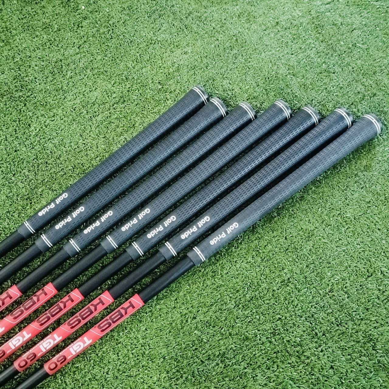 ชุดเหล็กท๊อปสุดของ Titleist รุ่น T300 เทคโนโลยี Max Impact ให้ฟีลลิ่งและพลังอันสูงสุดในการเข้าปะทะลูกกอล์ฟ ไม้กอล์ฟพรีเมี่ยมมือสอง ของแท้ By NakaraLuxurious