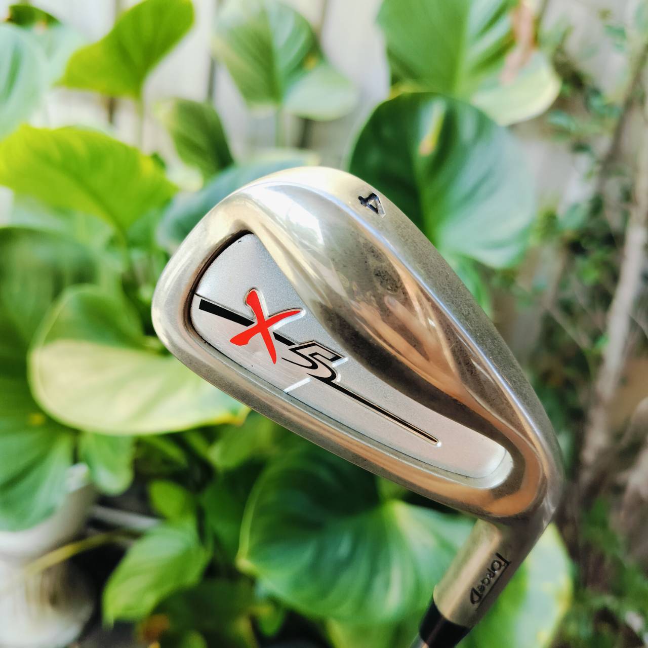 เหล็ก 4 T-ZOOM X5 เป็นเหล็ก FORGED CAVITY ฟีลลิ่งนุ่มนวล และตีง่ายมาก เป็นเหล็กยาวที่ตีง่าย ก้านเหล็ก เดิมๆ สติ๊กเกอร์ครบ ไม้กอล์ฟพรีเมี่ยมมือสอง ของแท้ By NakaraLuxurious