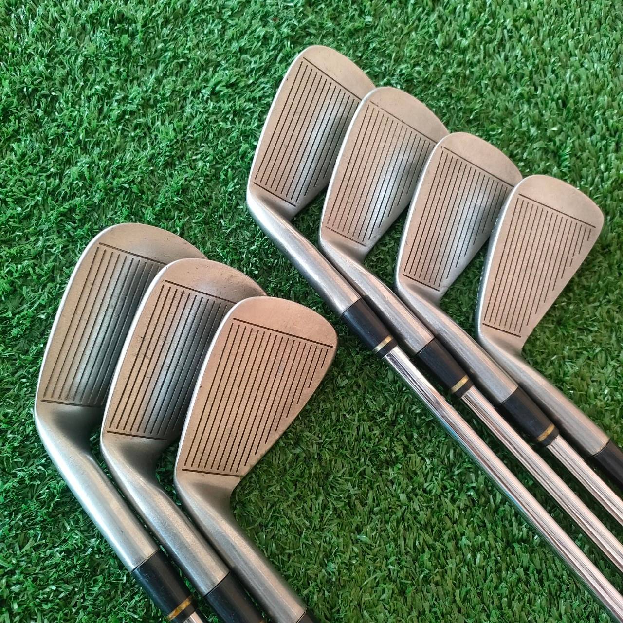 ชุดเหล็ก MIZUNO GM100 T.L.FLOW SYSTEM มีเหล็ก 5-9 เเละ PW SW ก้าน GM100 FLEX R MADE IN JAPAN ชุดเหล็กสุดนุ่ม ตีง่าย ตีสบายครับ และยังให้สปินได้เต็มที่ครับ ของญี่ปุ่นมั่นใจได้เลยครับ