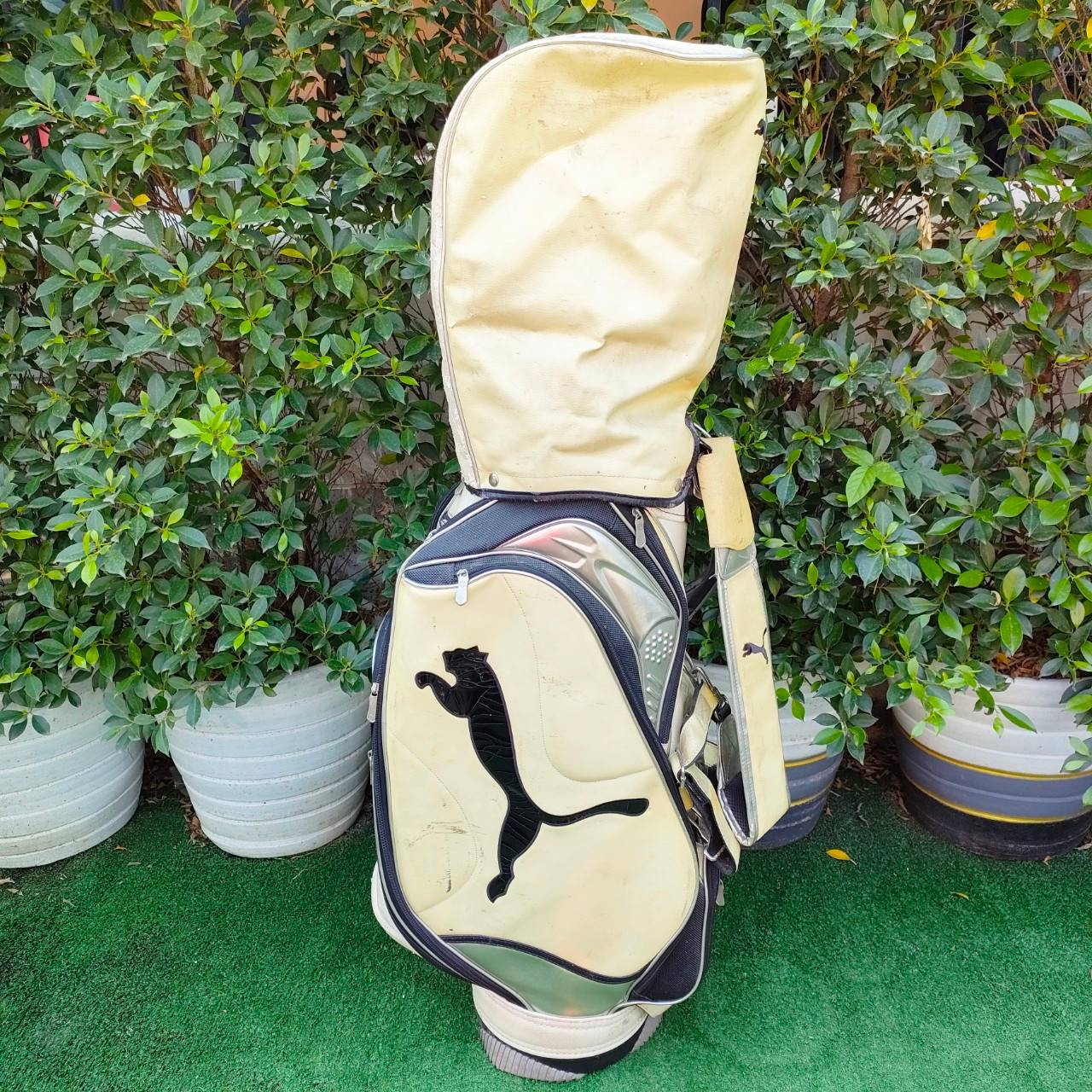 ถุงกอล์ฟ PUMA มือสอง ของแท้ ** ถุงกอล์ฟ มีตำหนิ 3 จุด มีภาพให้ชมท้ายสุดค่ะ **