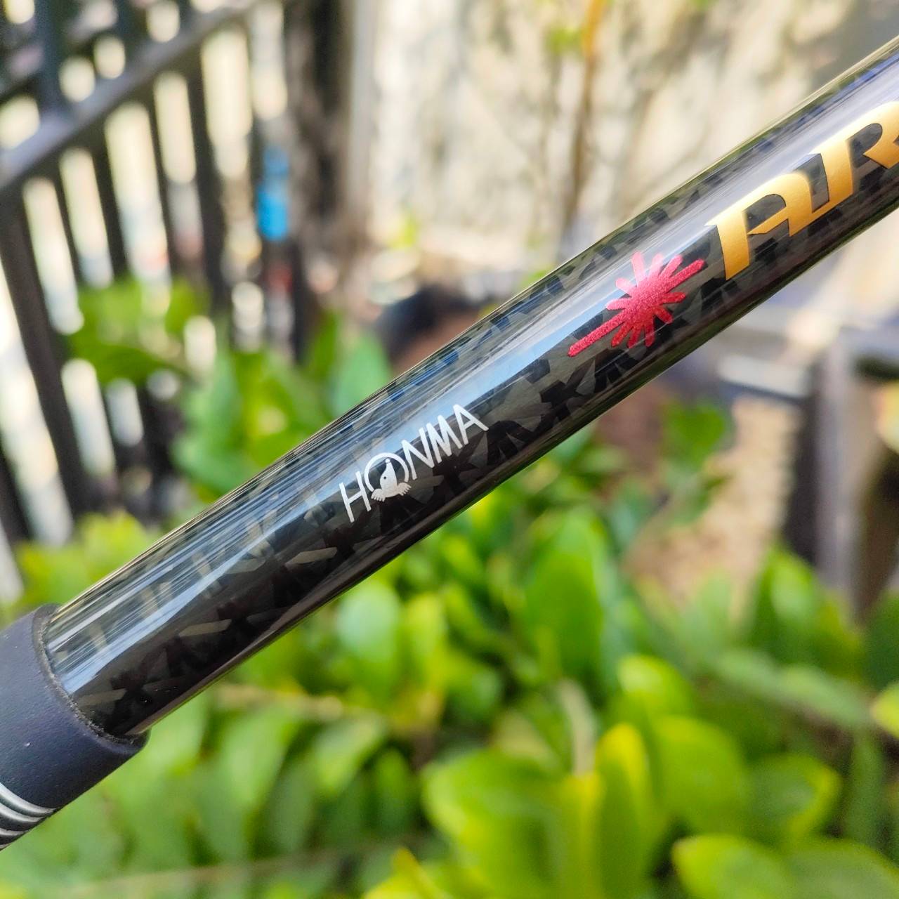 ก้าน สามดาว *** ใส่ DRIVER HONMA ARMRQ6 FLEX R ความยาวเฉพาะก้าน 45 นิ้ว คุณภาพสูงกว่าก้านตลาดมากๆ ติดกริพ GOLF PRIDE มาแล้ว ไม้กอล์ฟพรีเมี่ยมมือสอง By NakaraLuxurious