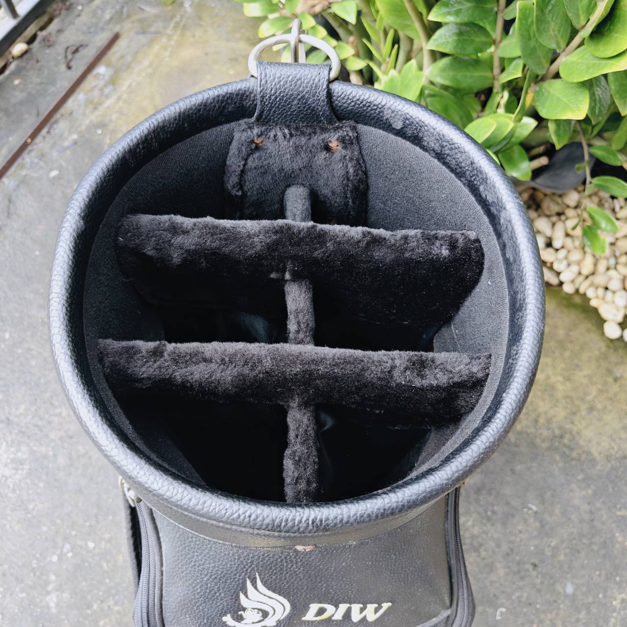 ถุงกอล์ฟ DIV – หนัง ภายในบุกำมะหยี่ ** มีเป๊กหลุด 1 จุด **