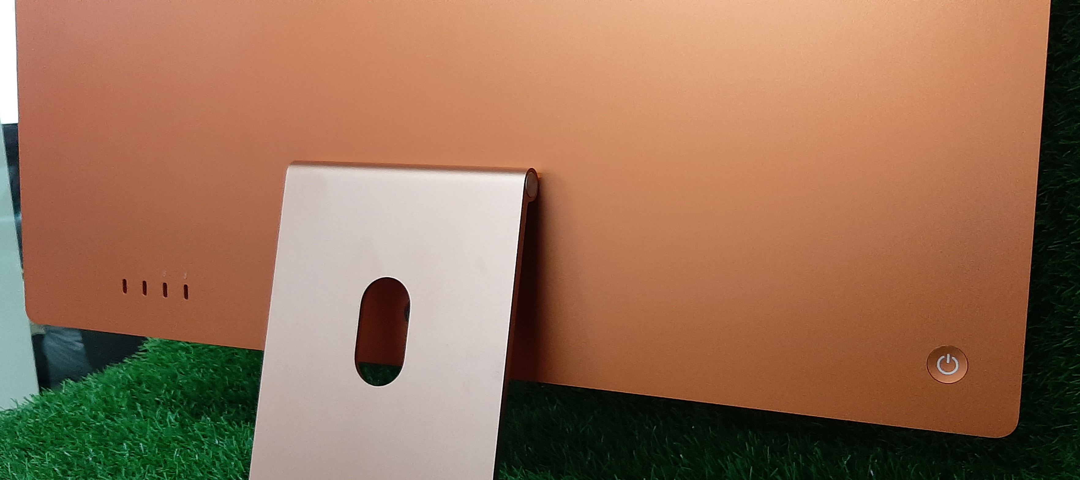 iMac M1 24inch 2021 พร้อมคีย์บอร์ดเม้าส์ บูทูธ (M1 Ram8GB SSD256GB) สีชมพู สภาพดี มือสอง ประกันร้าน 1 เดือน