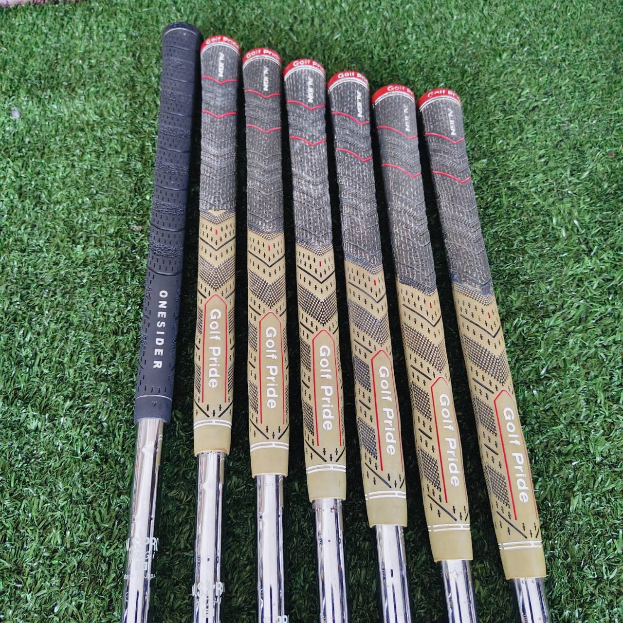 ชุดเหล็ก TSURUYA ONESIDER SE ตีง่ายและไกล เนื่องจากมีดีไซน์ ใบใหญ่ หน้าเด้ง และองศาโกง