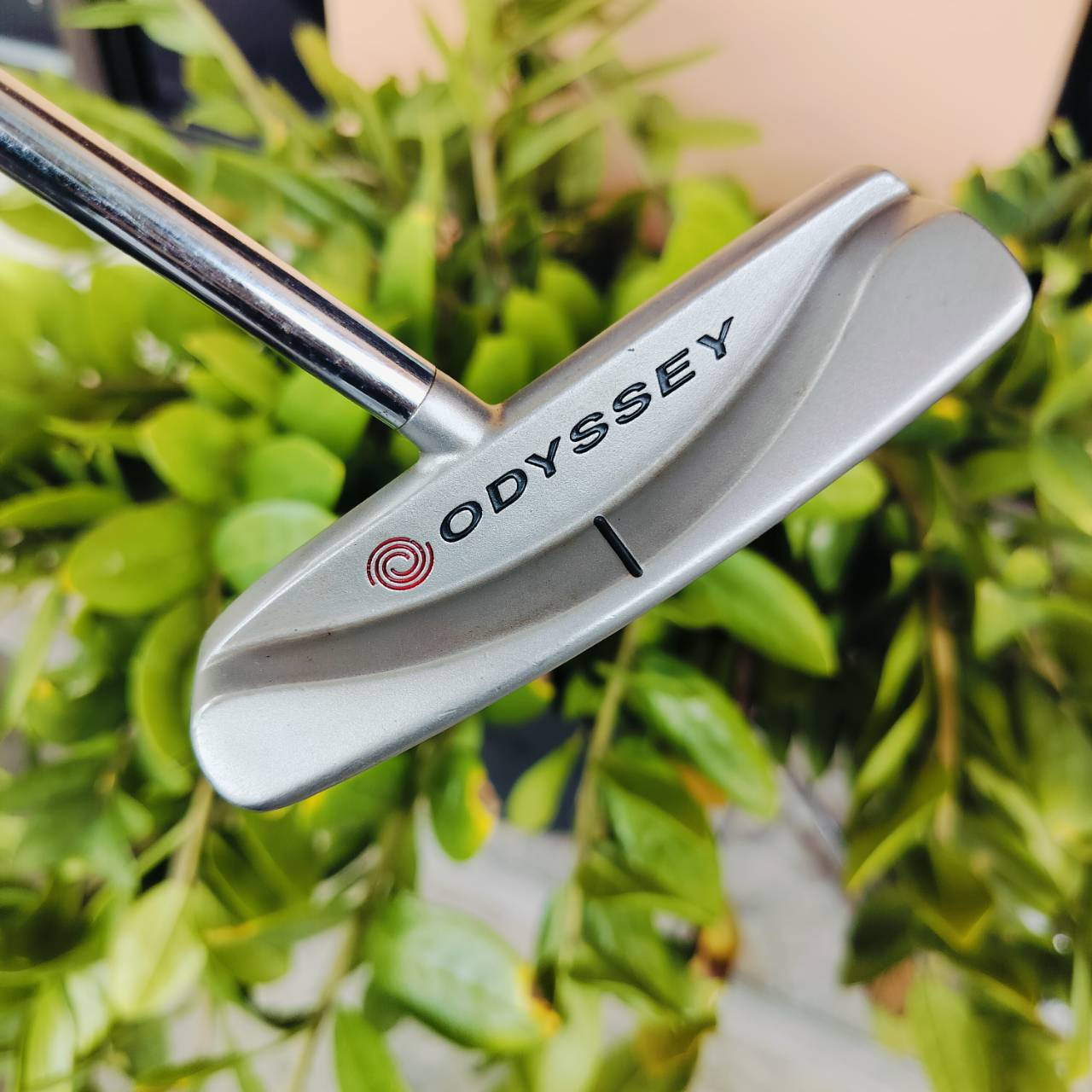 PUTTER ODYSSEY WHITE HOT #2 ความยาว 33.5 นิ้ว หน้านุ่ม น้ำหนักดีมาก ก้านเสียบแบบ CENTER ไม้กอล์ฟพรีเมี่ยมมือสอง ของแท้ By NakaraLuxurious