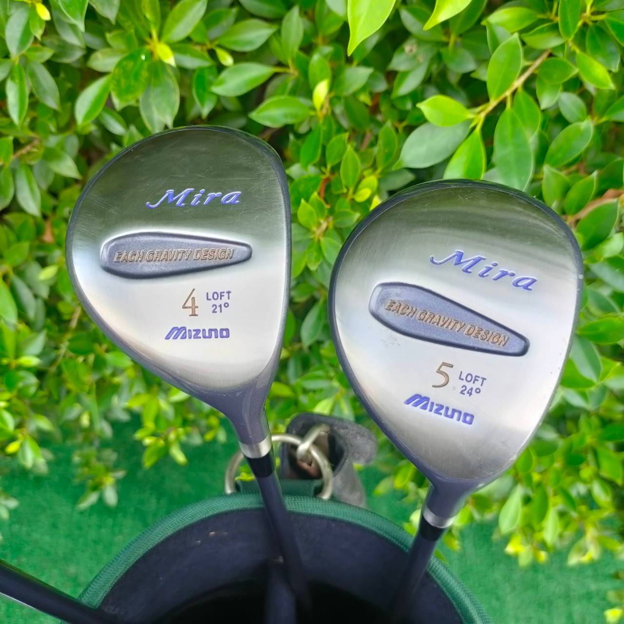 **ไม้กอล์ฟสำหรับผู้หญิง** FULLSET MIZUNO LADY MADE IN JAPAN ทั้งชุดประกอบด้วย ชุดหัวไม้มี Driver หัวไม้ 4 และ 5 ชุดผู้หญิง ถ้าตีด้วยหัวไม้ 4 องศาจะเปิดกว่า ตีง่ายกว่า 3 ถือว่าครบครันดีมากครับ ไม้กอล์ฟมือสอง ของแท้ BY NakaraLuxurious