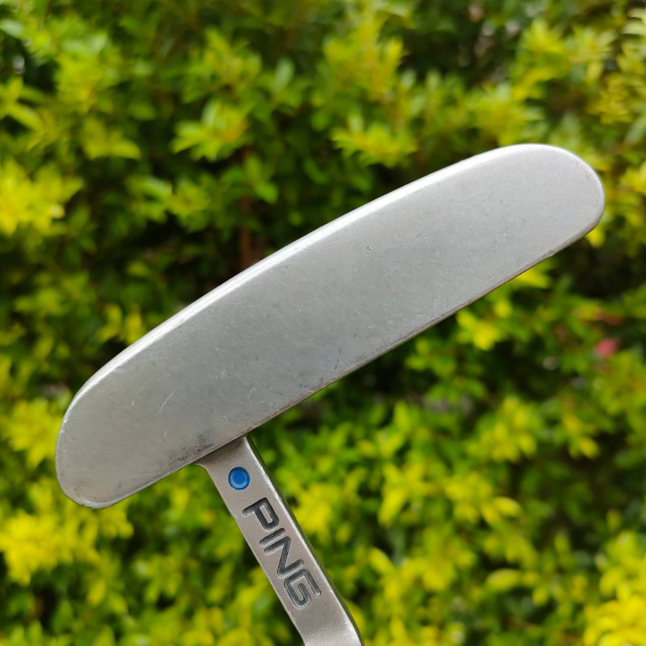 PUTTER PING B60 SINCE 1959 จุดฟ้า ความยาว 34 นิ้ว รุ่นคลาสสิคยอดนิยม!!! พัตต์ดีมาก *** กริพเสียต้องเปลี่ยน *** ไม้กอล์ฟมือสอง ของแท้ BY NakaraLuxurious