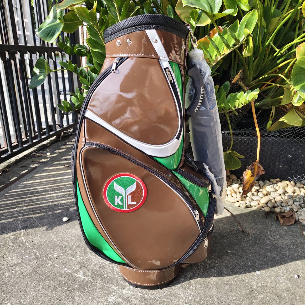 ถุงกอล์ฟ KBANK มือสอง สภาพดีมากแทบไม่ได้ใช้ ถุง TOUR สวยไม่เหมือนใคร