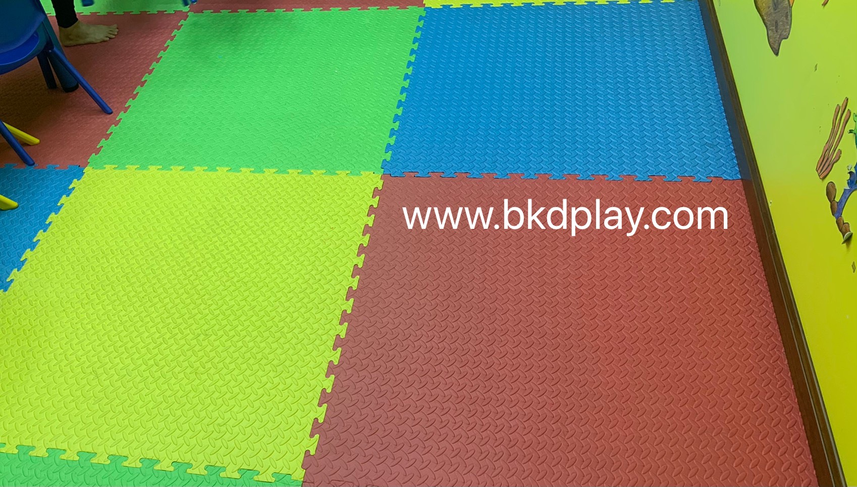 แผ่นโฟมปูพื้นกันกระแทก จิ๊กซอ EVA (งานนำเข้า) 20 มล 100x100 หนา2 ซม. ,แผ่นกันกระแทก,แผ่นโฟมปูพื้น, โฟมปูพื้น,จิ๊กซอว์ปูพื้น, แผ่นรองคลาน สำหรับเครื่องเล่นสนามในร่ม ห้องเด็กเล่น พร้อมส่ง ราคาโรงงาน
