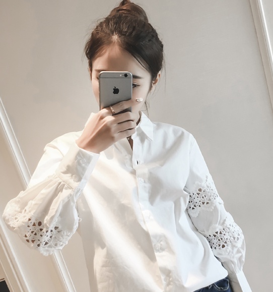 เสื้อเซิ๊ต คอปก แขนยาว ตัดต่อลูกไม้ที่แขน ตามรูป