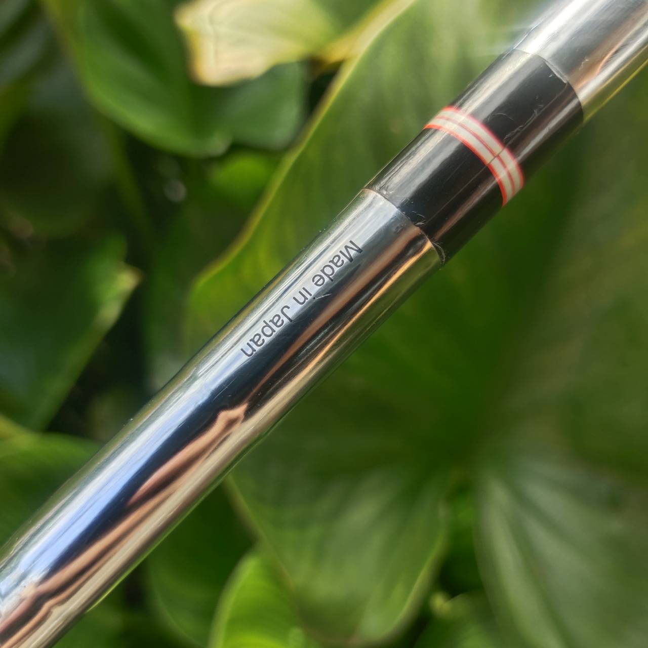 เหล็ก 6 Taylormade R9 มีการออกแบบช่องควบคุมความเร็วและระบบดูดซับแรงสั่นสะเทือน