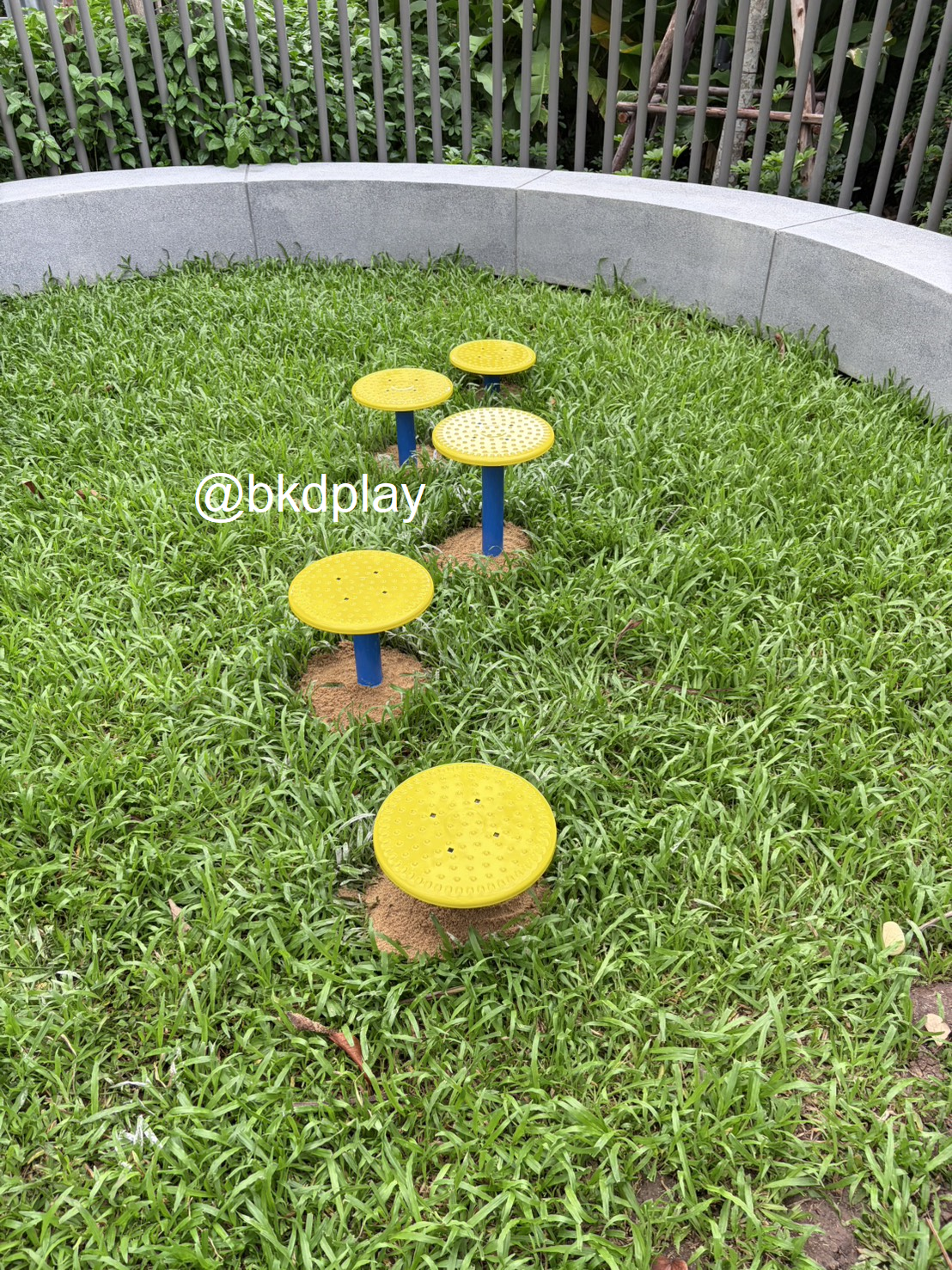 ทางเดินต่างระดับ Stepping Paw เครื่องเล่นสนามเด็ก เครื่องเล่นสุนัข ของเล่นหมา ฝึกสุนัข ฝีกทรงตัวเด็ก