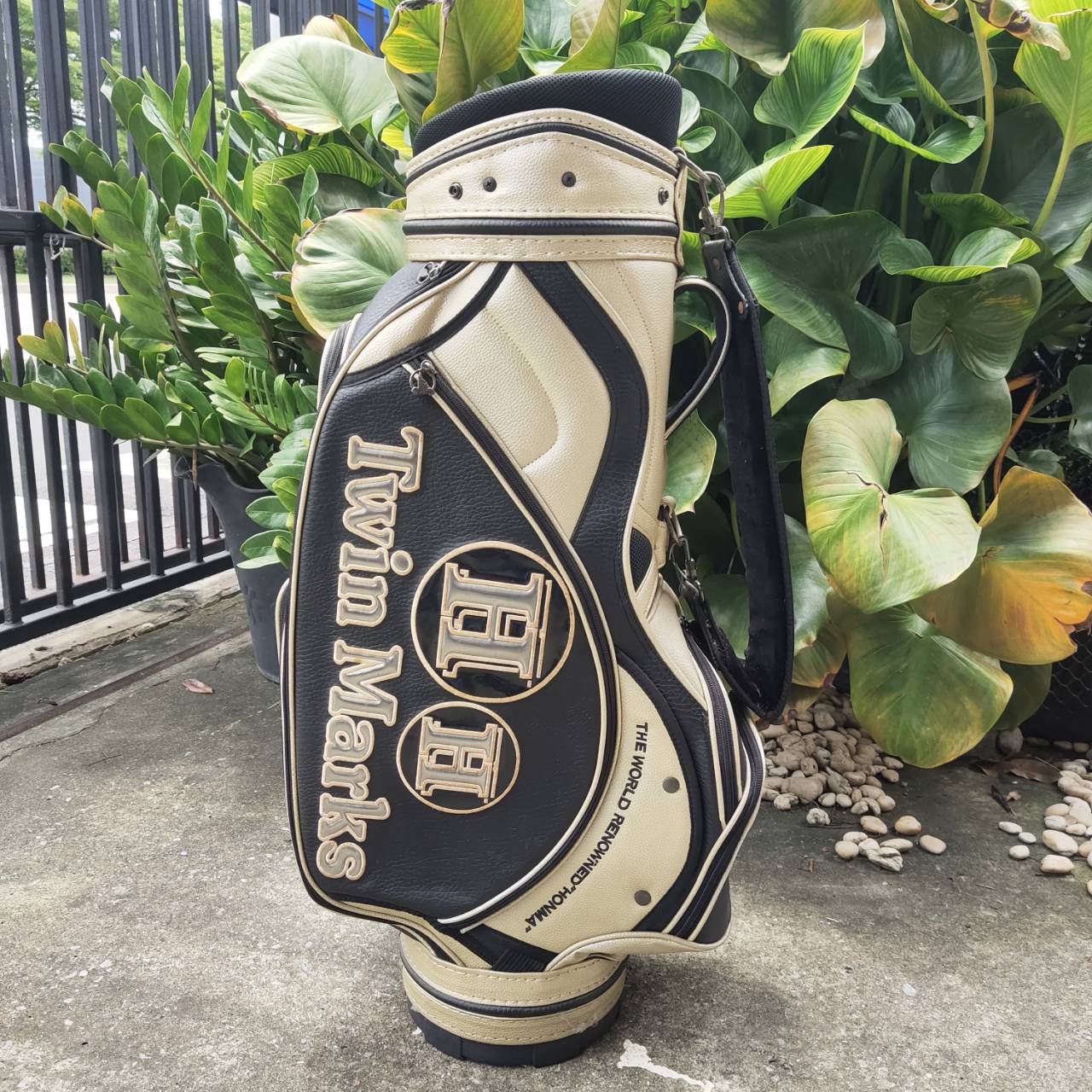 ถุงกอล์ฟ HONMA TWINMARK ดีไซน์สวย สะดุดตา เอกลักษณ์ TWINMARK ชัดเจน