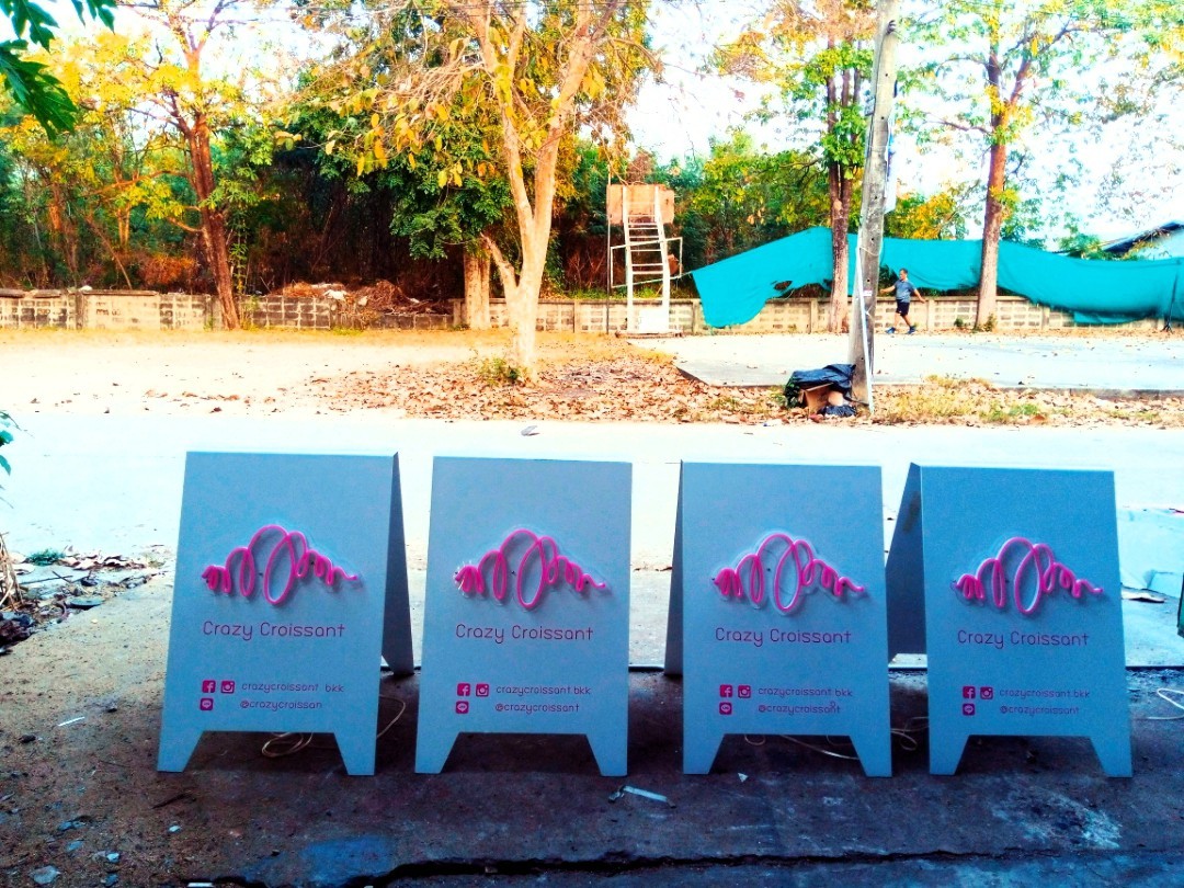 ป้ายตั้งหน้าร้านแบบติดไฟนีออน led