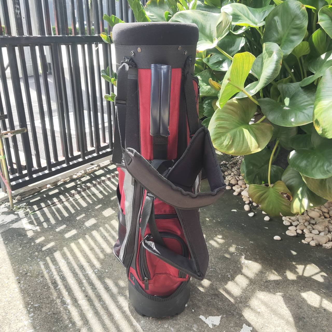 ถุงกอล์ฟ ORBIT มือสอง ** COVER มีลอยขาด ** ถุงกอล์ฟขาตั้ง พร้อมสายสะพาย