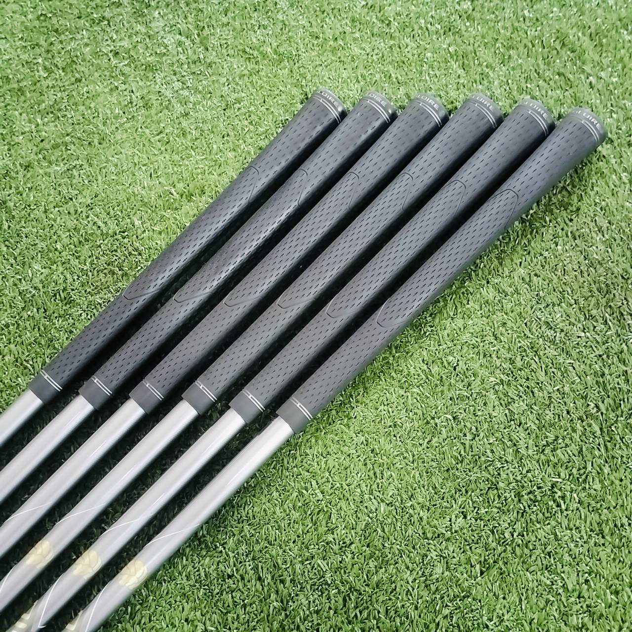 ชุดเหล็ก TAYLORMADE GLOIRE FORGED เวอร์ชั่นพรีเมี่ยมที่ยังคงทรงพลัง หรูหราขั้นสุด ไม้กอล์ฟพรีเมี่ยมญี่ปุุ่นมือสอง ของแท้ By NakaraLuxurious