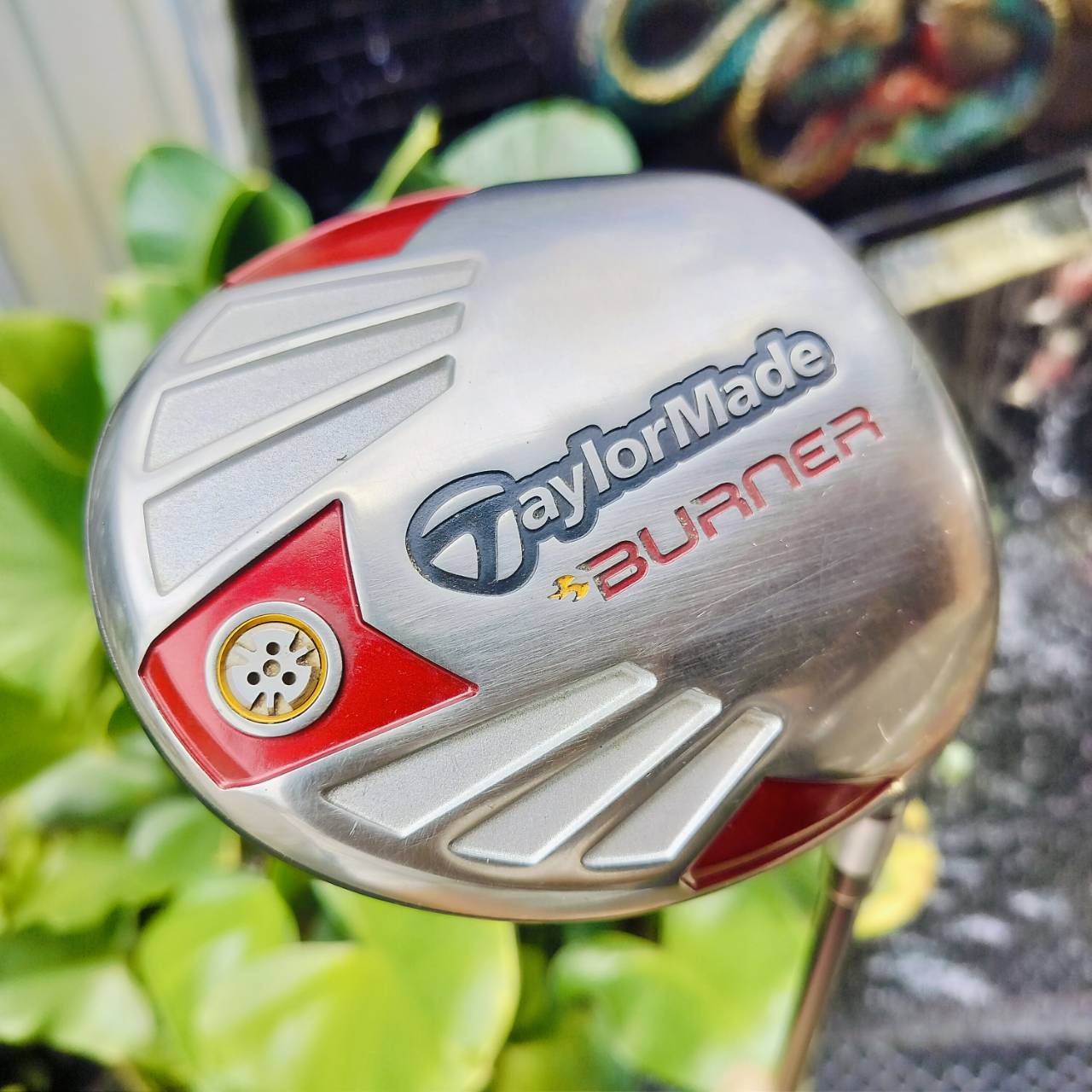 Driver Taylormade BURNER กระดองเคฟล่า จุด CG ต่ำ หัวใหญ่ หน้าสวีตสปอตกว้างเน้นตีง่ายๆค่ะ ระยะมาเต็มด้วยค่ะ องศา 9.5 ก้าน FUJIKURA FLEX S 50 กรัม ไม้กอล์ฟพรีเมี่ยมมือสอง ของแท้ By NakaraLuxurious