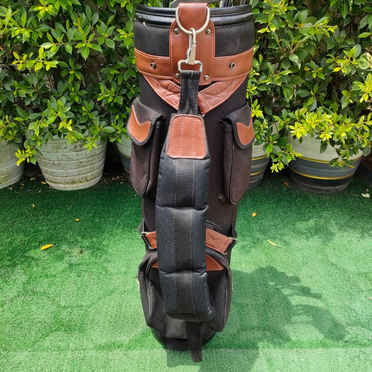 FULLSET DAIWA TEAM DAIWA 301-01 ทั้งชุดประกอบด้วย หัวไม้ 1 , 3 ก้าน DAIWA TR-VII FLEX R ชุดเหล็ก 4-9 เเละ PW SW PUTTER DAIWA พร้อมถุงกอล์ฟ พร้อมออกรอบได้เลยนะครับ