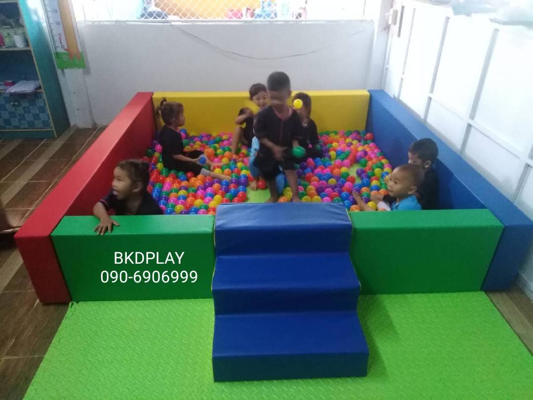 บ่อบอล พร้อมสไลด์ มีบันได อ่างบอลสี่เหลี่ยมนุ่มนิ่ม ,กันกระแทก เบาะนุ่ม หนัง pvc คอกกั้นเด็ก รับทำบ้านบอลในห้าง