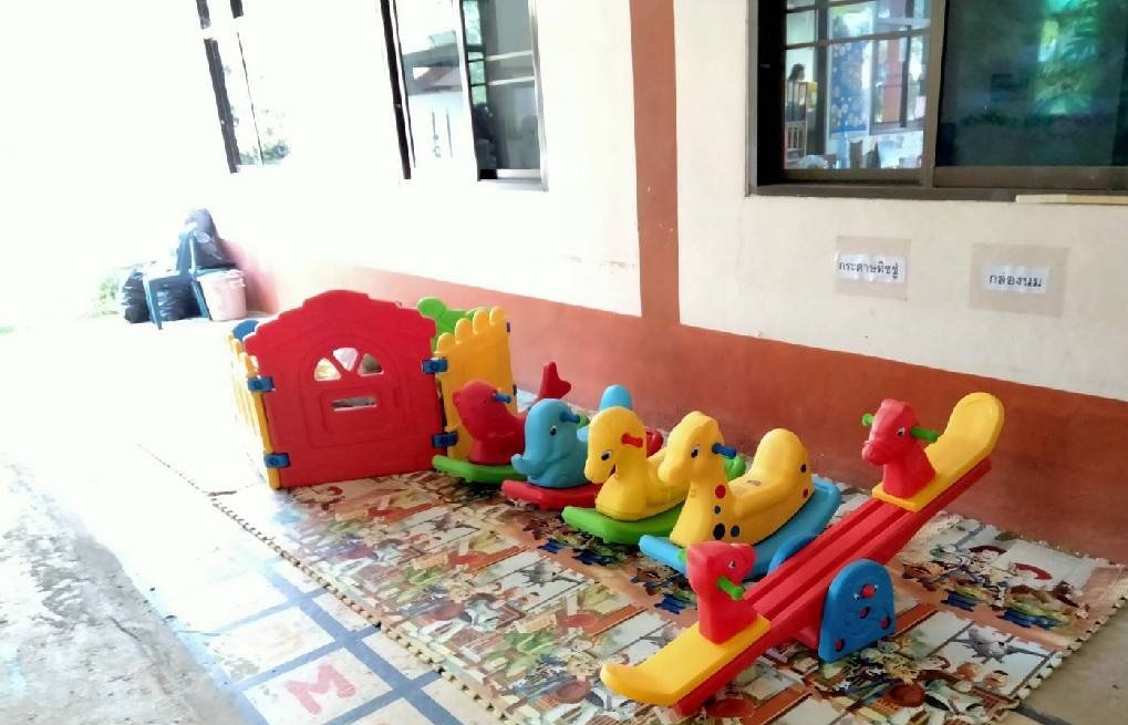 โยกเยก, ม้า 2 สี สินค้าพร้อมส่ง คิดค่าส่งตามจริง สินค้าราคาโรงงาน