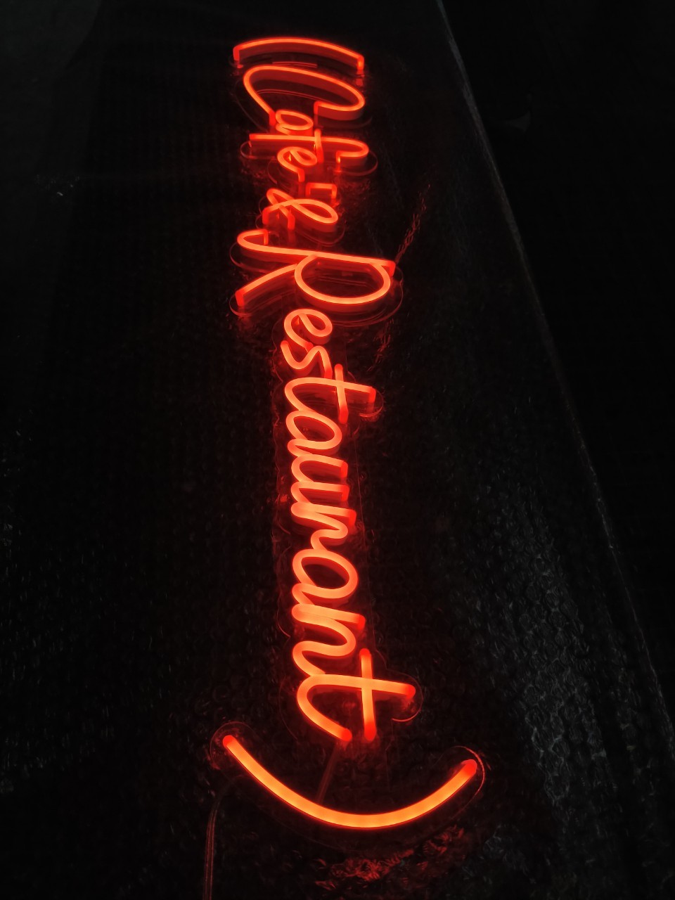 ไฟนีออน เฟค