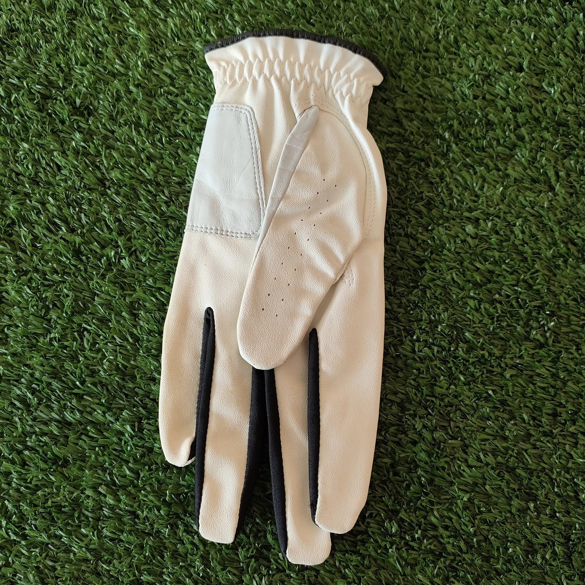 ลดล้างสต๊อก !!! ถุงมือกอล์ฟ CALLAWAY ของใหม่ของศูนย์ มีสีดำ เเละ สีขาว SIZE 25 ลดพิเศษที่สุด!!!