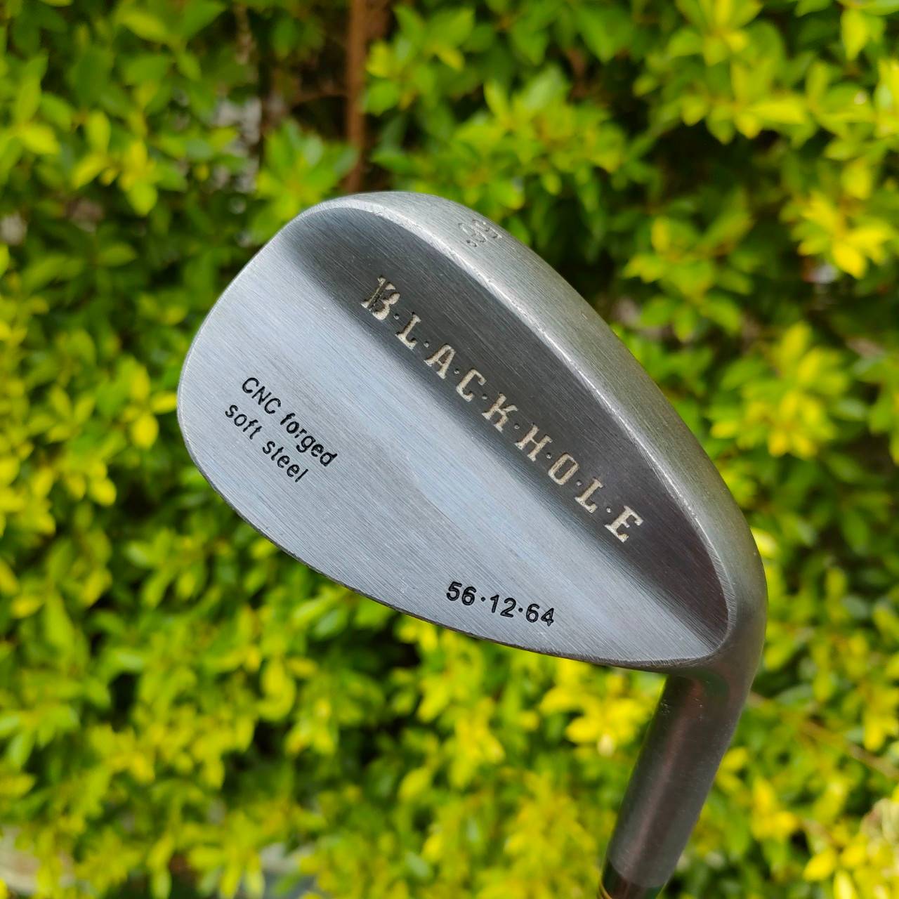 WEDGE BLACK HOLE CNC FORGED องศา 56 BOUNCE 12 ก้าน TRUE TEMPER FLEX WEDGE ล่องลึกมากกว่าปกติ และยังมี SPIN MILLED หนา ก้านสำหรับ WEDGE โดยเฉพาะไม้กอล์ฟมือสอง ของแท้ BY NakaraLuxurious