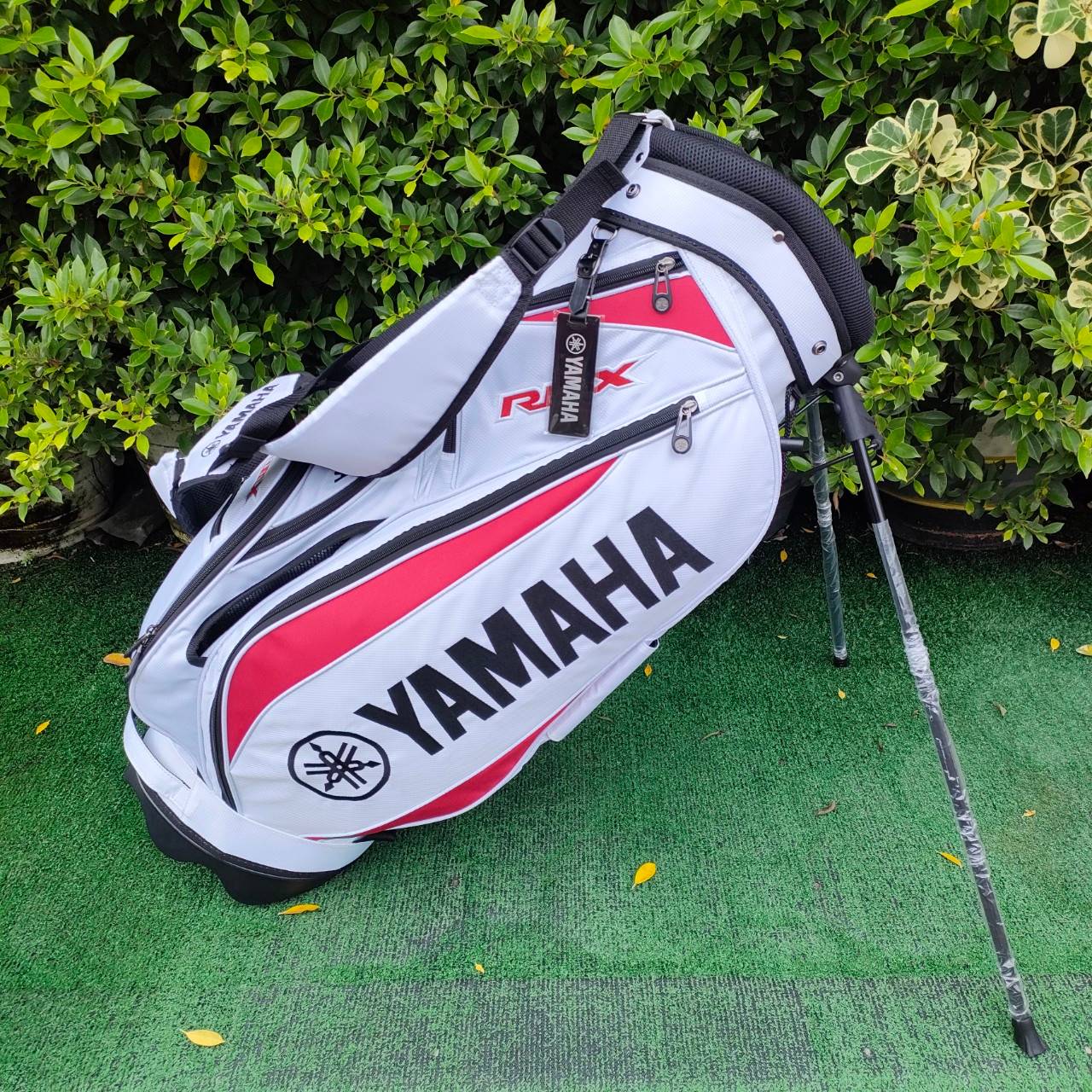 ถุงกอล์ฟ YAMAHA ขาตั้ง ของใหม่!! ส่งตรงจากญี่ปุ่น สวยมาก มีสายสะพายครบ มือหนึ่ง ของแท้ BY NakaraLuxurious