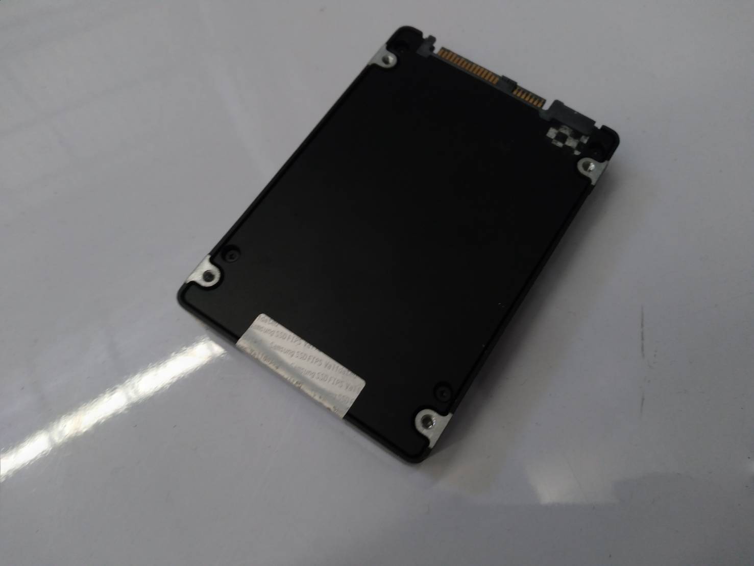 HP Samsung PM1633a 960GB 2.5" SAS SSD MZILS960HEHP