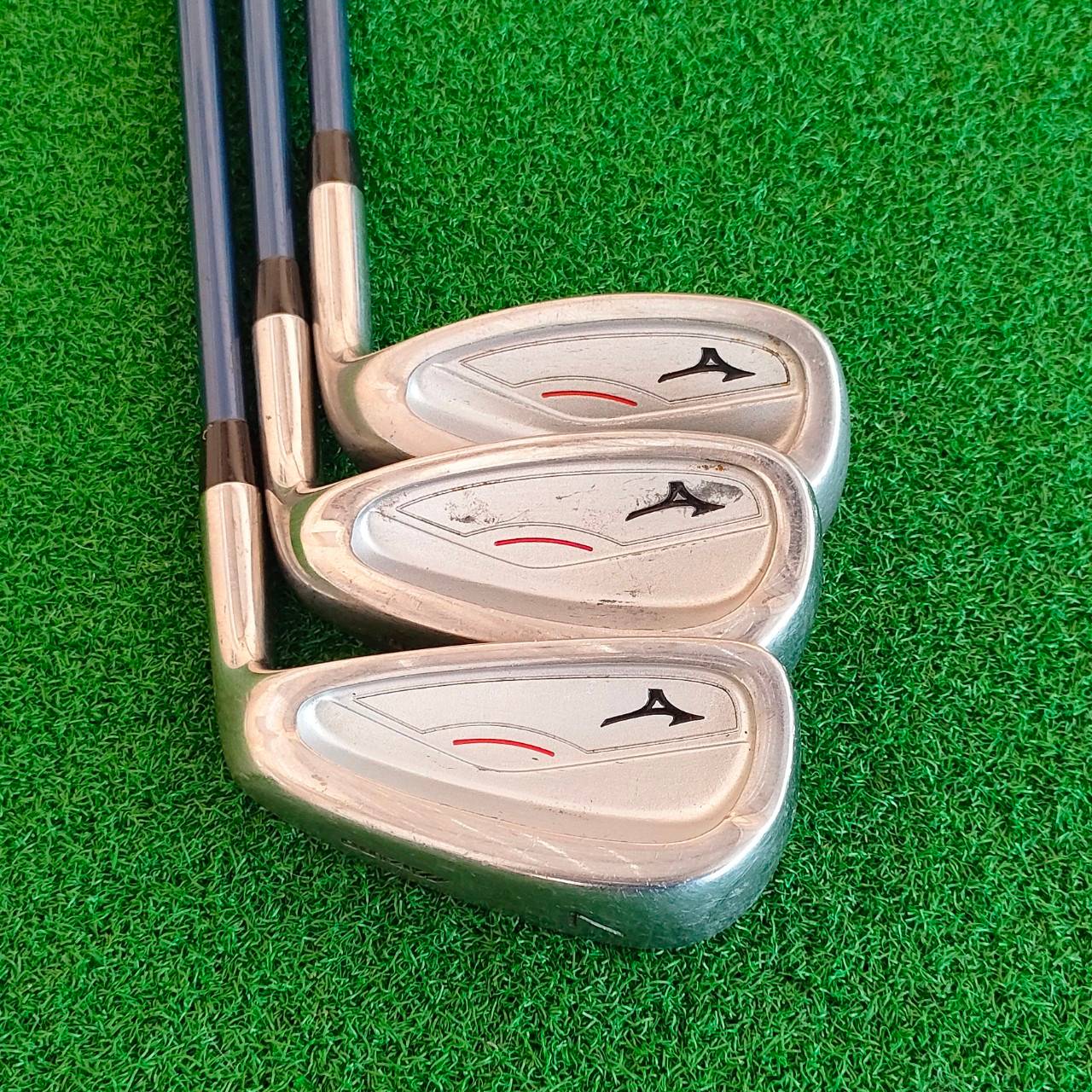 **ไม้กอล์ฟสำหรับเด็ก** ชุดเหล็ก MIZUNO มีเหล็ก 7,9,SW ก้าน ORICINAL MADE IN JAPAN น้องๆที่หาไม้กอล์ฟอยู่ ชุดนี้ของดีห้ามพลาด สำหรับเด็กเล่นได้ครบระยะครับ