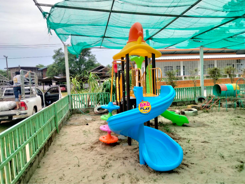 เครื่องเล่นสนามกลางแจ้ง-ในร่ม,ชุดหมวกแฟนซี สนามเด็กเล่น ,เครื่องเล่นสนามกลางแจ้งในร่มราคาถูก, เครื่องเล่นสนามปฐมวัย, playground, outdoorplayground ครุภัณฑ์สนามเด็กเล่น, สพฐ,โครงการโรงเรียนประชารัฐ