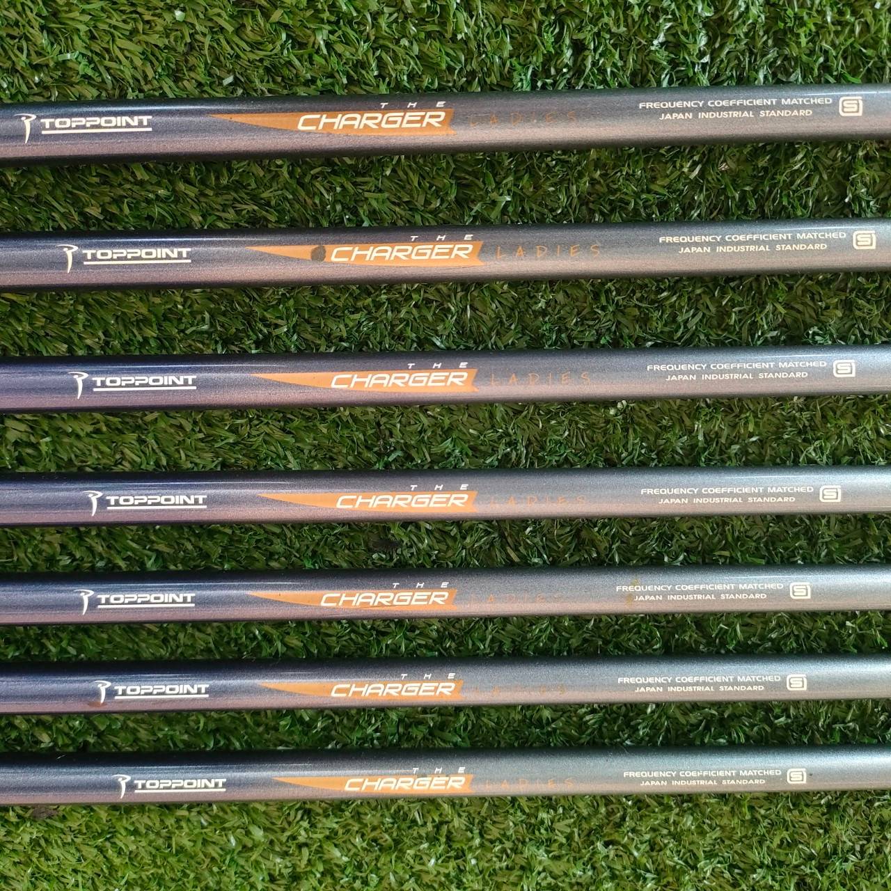 **ไม้กอล์ฟสำหรับผู้หญิง** ชุดเหล็ก TOPPOINT THE CHARGER 45 LADIES มีเหล็ก 5-9 เเละ PW SW ก้าน TOPPOINT CHARGER FLEX L สภาพสวย!! คุณผู้หญิงที่เริ่มตี จะตีง่ายไม่ท้อแท้!! ไม้กอล์ฟมือสอง ของแท้ BY NakaraLuxurious
