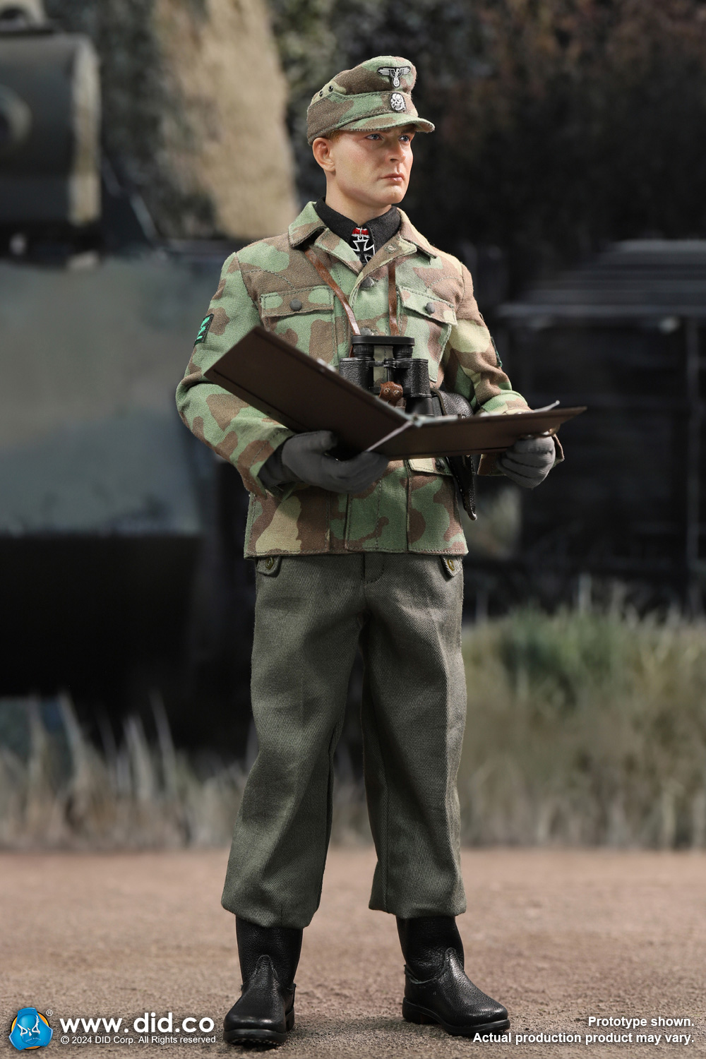 [สั่งจอง] DID D80176 1/6 : WWII German Commander - Max
