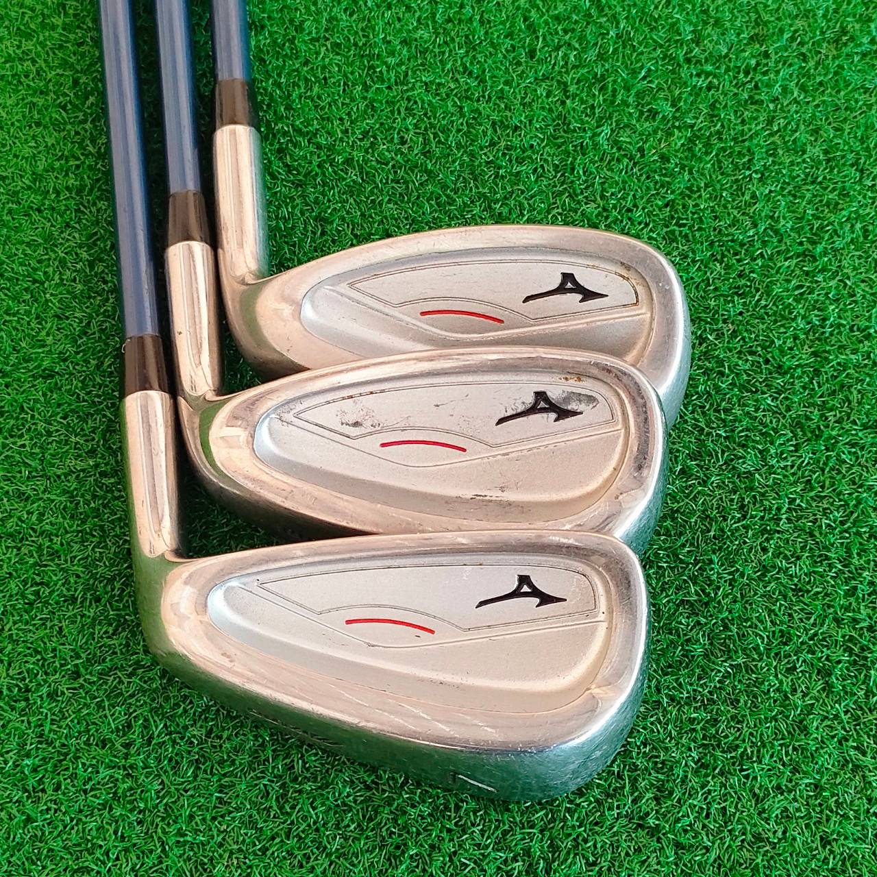 **ไม้กอล์ฟสำหรับเด็ก** ชุดเหล็ก MIZUNO มีเหล็ก 7,9,SW ก้าน ORICINAL MADE IN JAPAN น้องๆที่หาไม้กอล์ฟอยู่ ชุดนี้ของดีห้ามพลาด สำหรับเด็กเล่นได้ครบระยะครับ