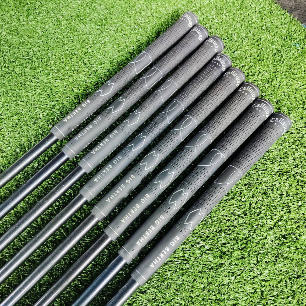 ชุดเหล็ก Callaway BIGBERTHAR สภาพสวยมากๆ เดิมๆ ทุกเหล็ก รูปทรงสุดคลาสสิค ก้านเจาะทะลุ ผ่าแฉกเป็นเอกลักษณ์ของ Callaway ไม้กอล์ฟพรีเมี่ยมมือสอง ของแท้ By NakaraLuxurious