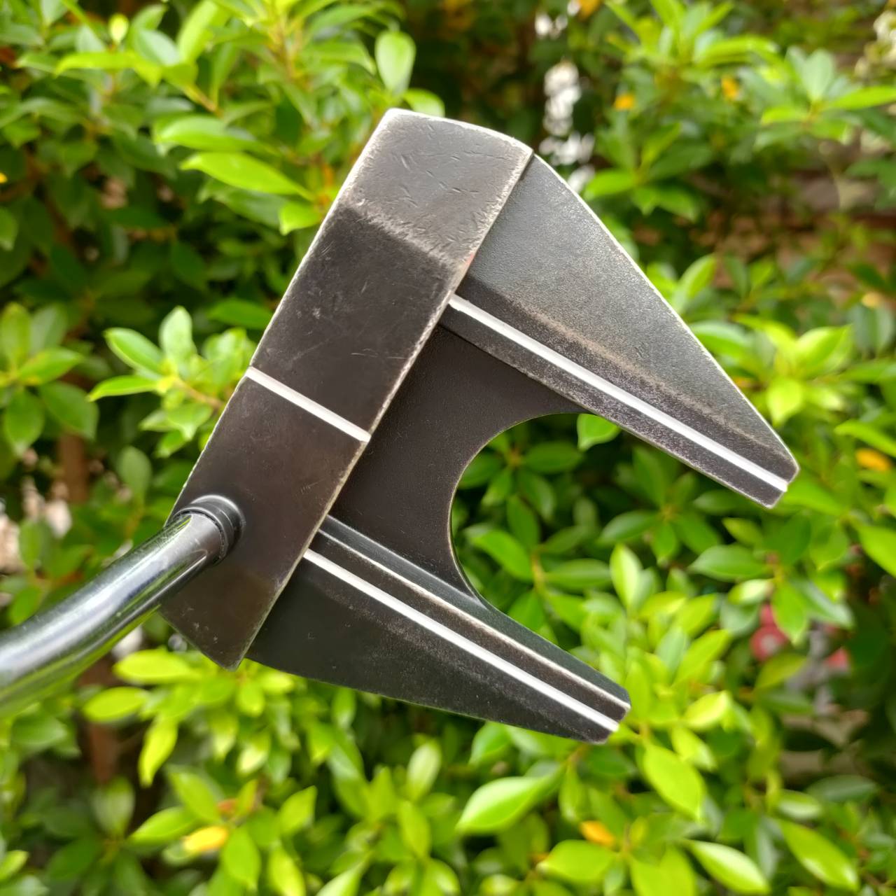 PUTTER ODYSSEY WHITE HOT PRO 7 ความยาว 34 นิ้ว เบอร์ 7 สุดยอดฮิตในขณะนี้ พัตต์ดีมากๆๆ บล๊านซ์มาก และเล็งง่ายมาก ด้านหลังเกี่ยวลูกขึ้นมาได้เท่ๆ ไม้กอล์ฟมือสอง ของแท้ BY NakaraLuxurious