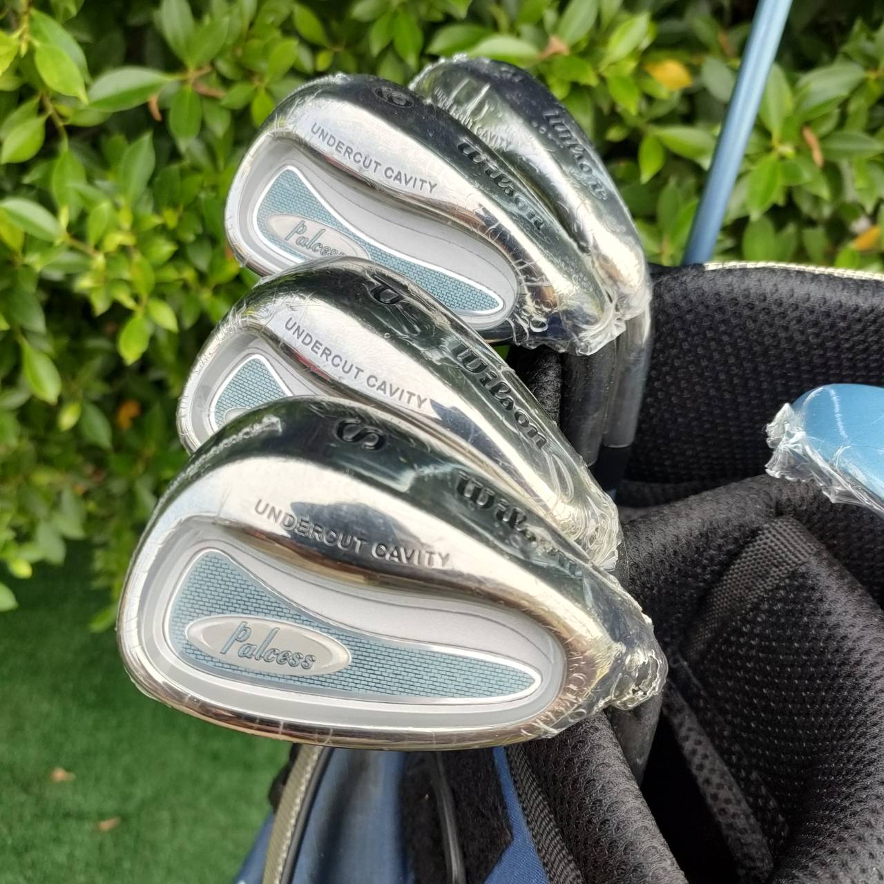 **ไม้กอล์ฟสำหรับผู้หญิง** LADYSET WILSON PALCESS ของใหม่มือหนึ่ง คุณภาพดีมาก ชุดนี้ไม่มี Driver และเหล็กยาว เพราะ Driver และ ไฮบริด เป็นไม้พิเศษที่สามารถไปเลือกซื้อแยกชิ้น เพื่อที่จะได้หัวใหญ่และเทคโนโลยีทันสมัย อย่างในปัจจุบัน ไม้กอล์ฟมือสอง ของแท้ BY Na