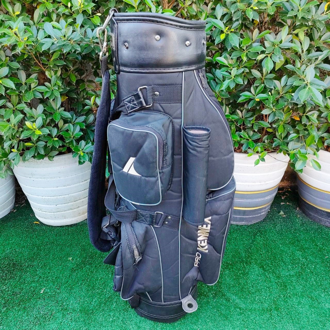 ถุงกอล์ฟ PRO KENNEX มือสอง ** ถุงกอล์ฟมีตำหนิ ตรงชิฟ เเต่รูดใช้งานได้ปกติ **