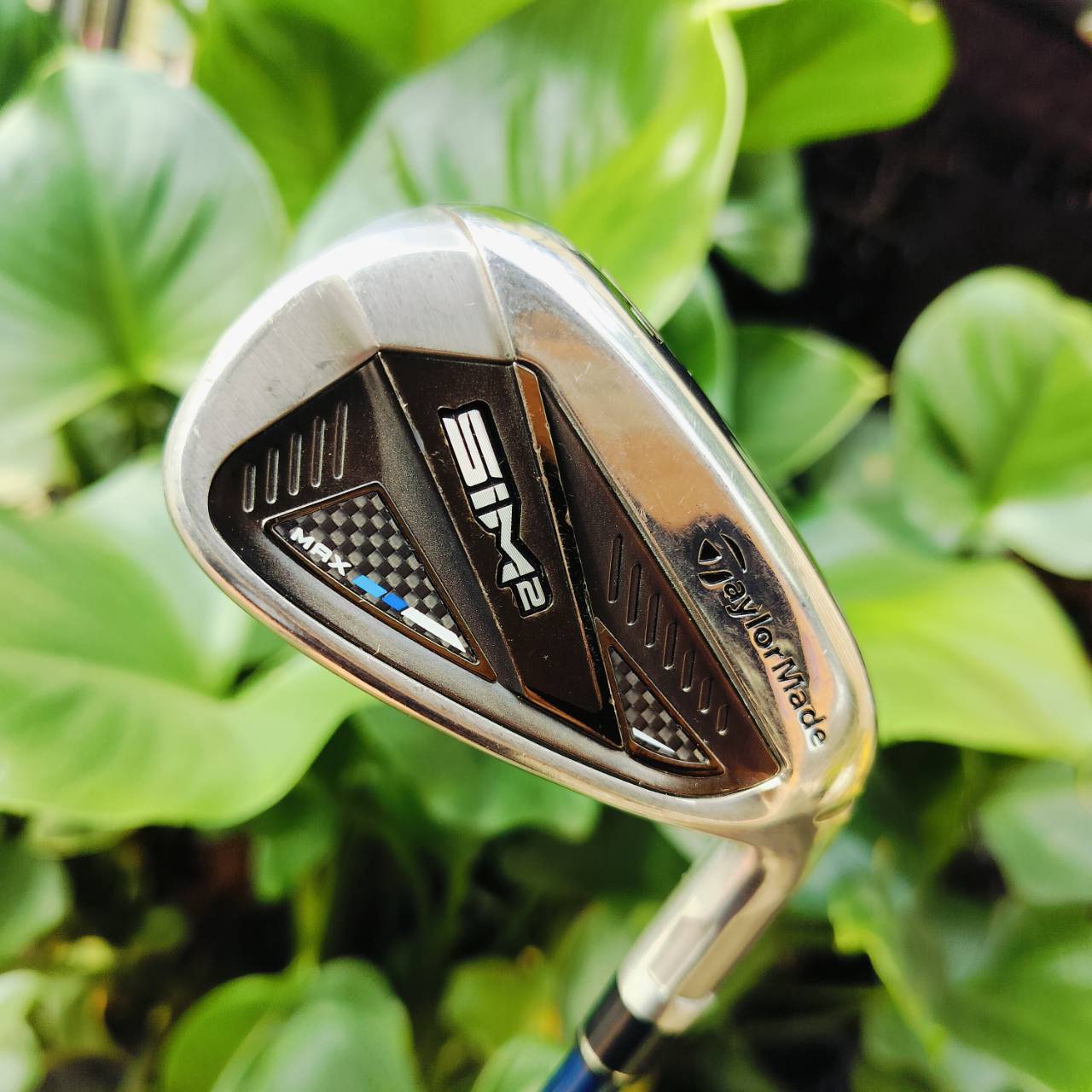 ชุดเหล็ก Taylormade SIM2 MAX ก้าน TENSEI BLUE FLEX R ก้านตัวนี้แพงที่สุดค่ะ ถ้าก้านตัวนี้ ของใหม่อยู่ที่ 43,900 บาทเลยค่ะ มีเหล็ก 5 6 7 8 9 PW . TaylorMade SIM2 Max Irons เหมาะสำหรับนักกอล์ฟที่ต้องการไม้ที่ตีง่าย ชดเชยความผิดพลาดสูง ให้ความรู้สึกนุ่มนวลใน