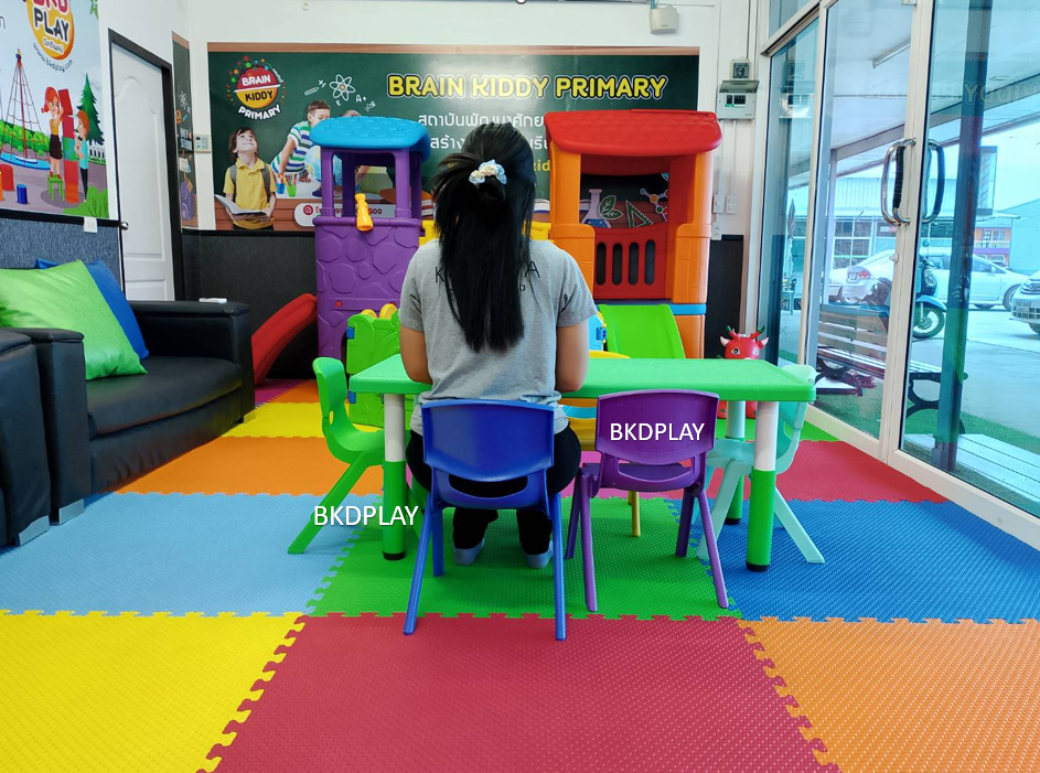 ชุดโต๊ะประถมพร้อมเก้าอี้ 6 ตัว โต๊ะสี่เหลี่ยมผืนผ้าขาพลาสติก พร้อมส่ง โต๊ะนักเรียน โต๊ะเขียนหนังสือ โต๊ะทานข้าว โต๊ะกิจกรรมพร้อมเก้าอี้เด็ก โต๊ะพลาสติก