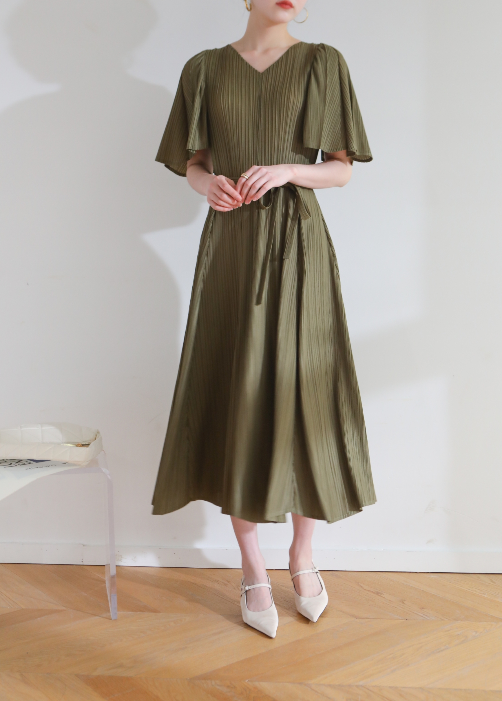 2MUAY รุ่น GJO3653 เดรสผู้หญิง เดรสพลีทคุณภาพ 10สี FREE SIZE V NECK FLARE SLEEVE PLEATED DRESS