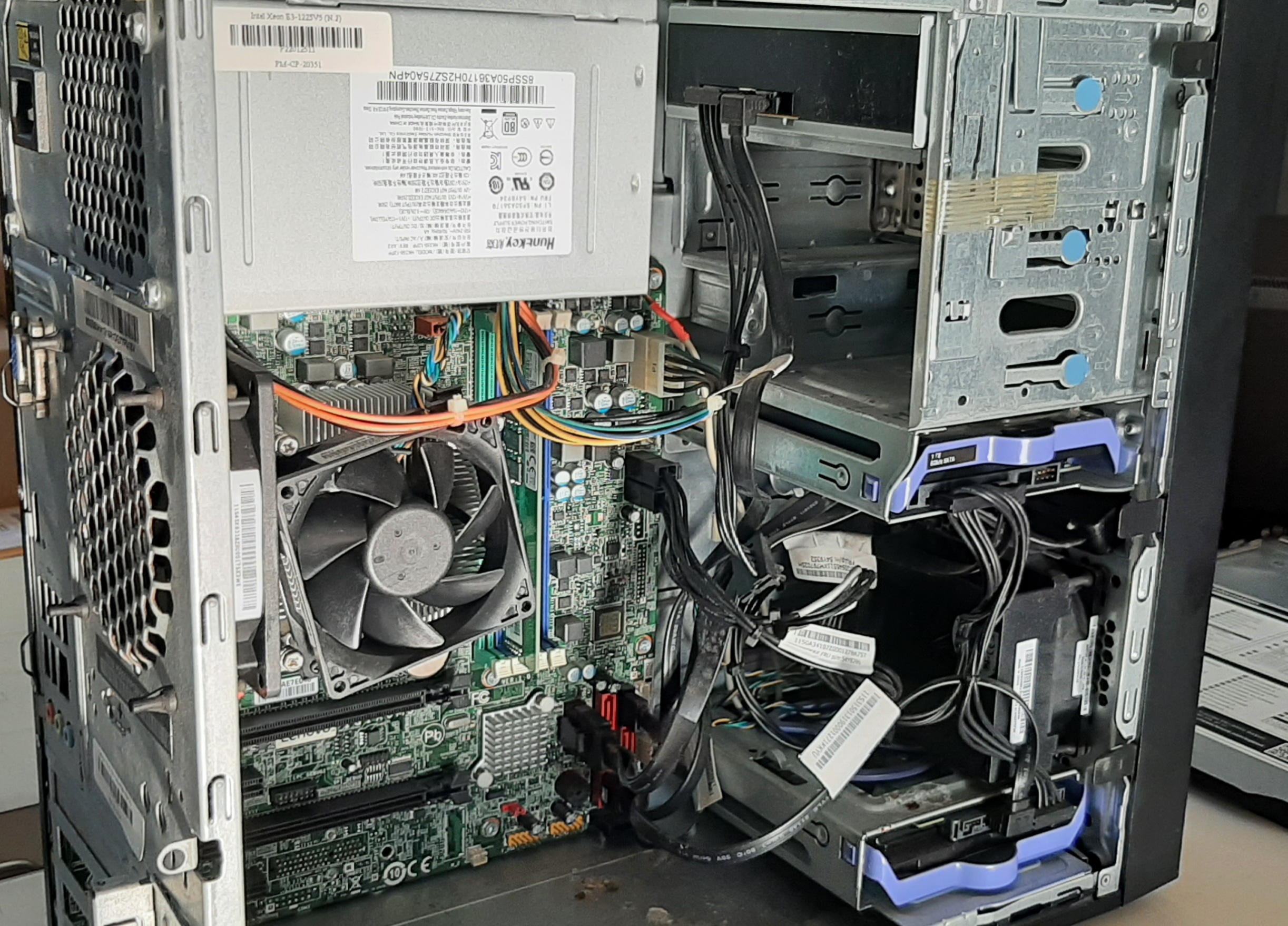 เซิร์ฟเวอร์ Tower มือสอง สภาพดี ประกันร้าน 1 เดือน Lenovo Think TS150 (CPU E3-1225 Ram8GB HDD1TB x2)