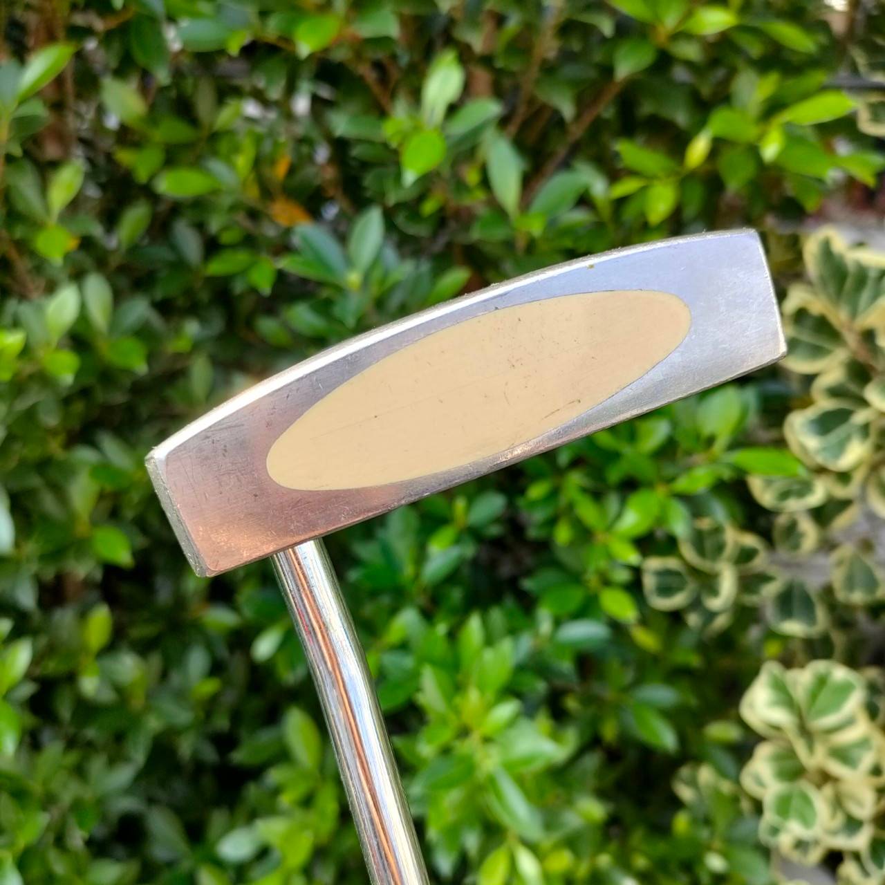 PUTTER TOUR REVENGE V-POWER ความยาว 33 นิ้ว เล็งง่ายมากๆๆๆ พัตต์ตรงมาก เวลาพัตต์ถ้าพัตต์ตบ หรือพัตต์เปิดจะรู้เลย มีทั้งบอล และมีทั้งขีด น้ำหนักดี หน้าไม้ดี